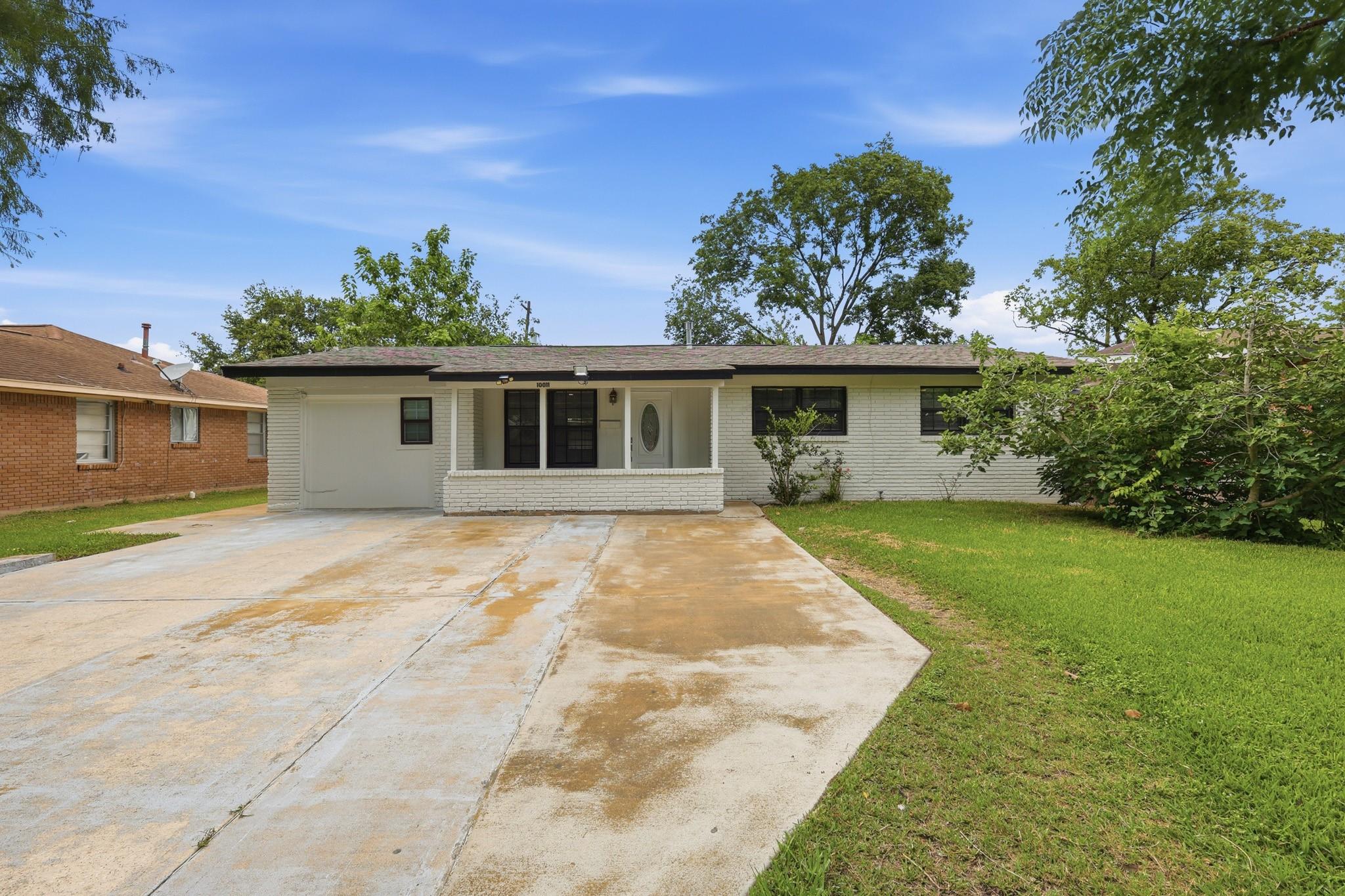 10011 Avenues St, Houston, TX 77034