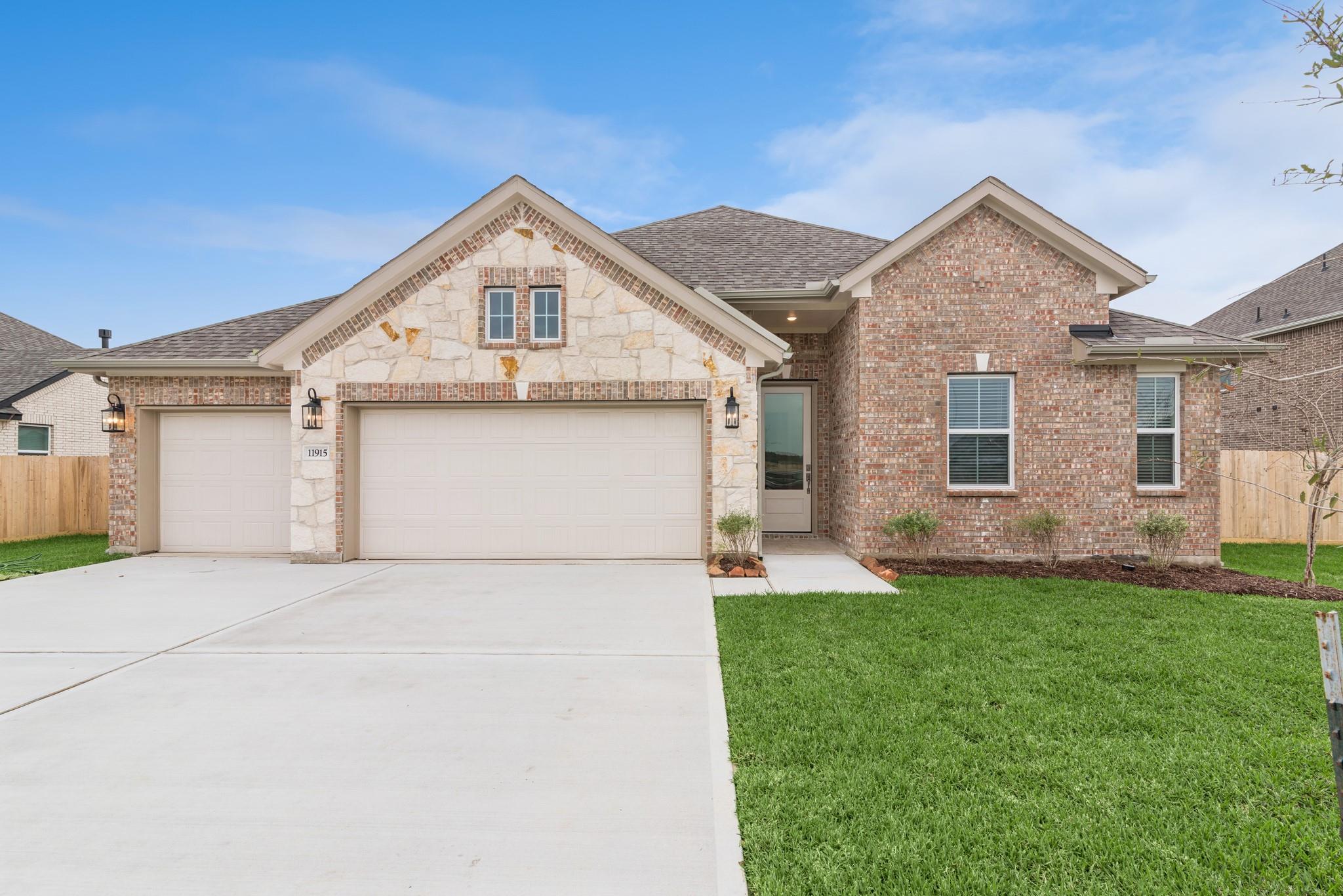 12011 Upper Meadows Ave, Mont Belvieu, TX 77535