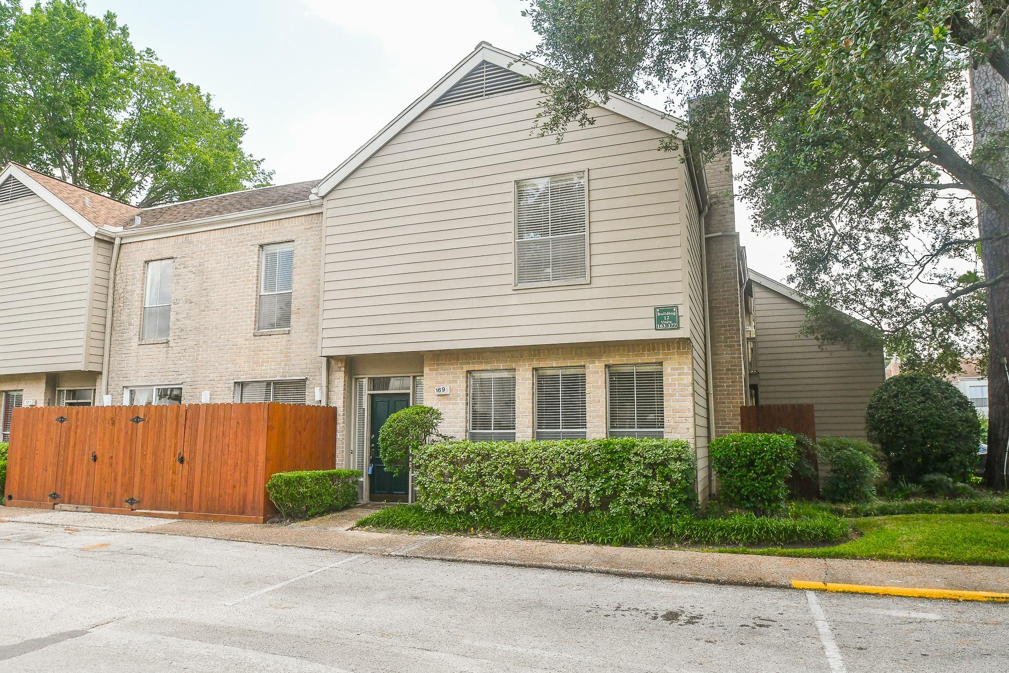 2100 Tanglewilde St, Houston, TX 77063