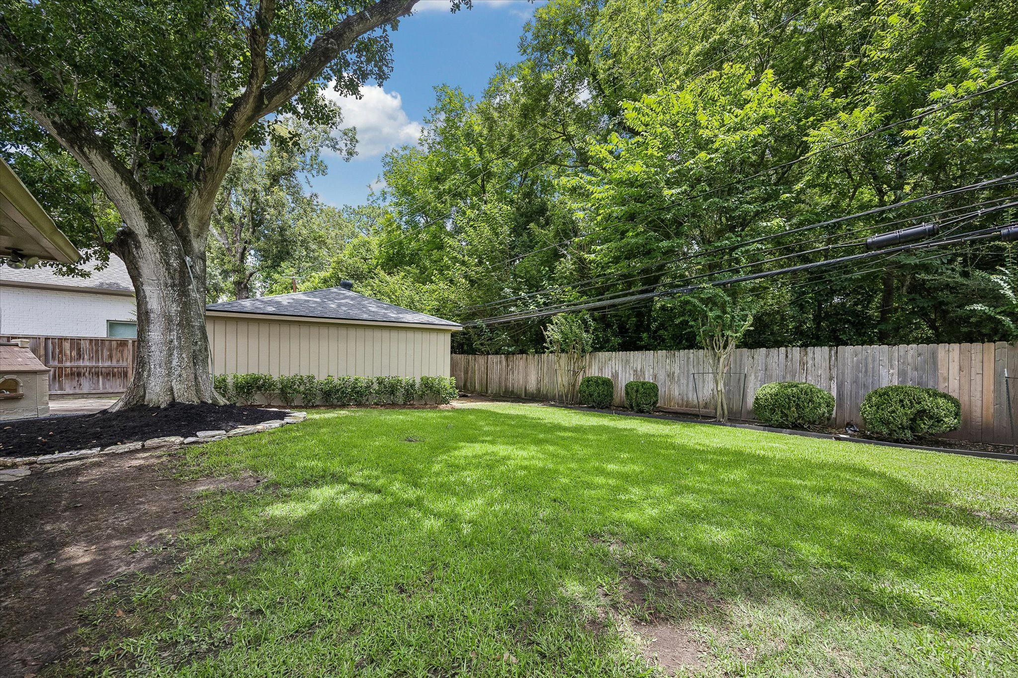 10919 Britoak Ln, Houston, TX 77079 photo