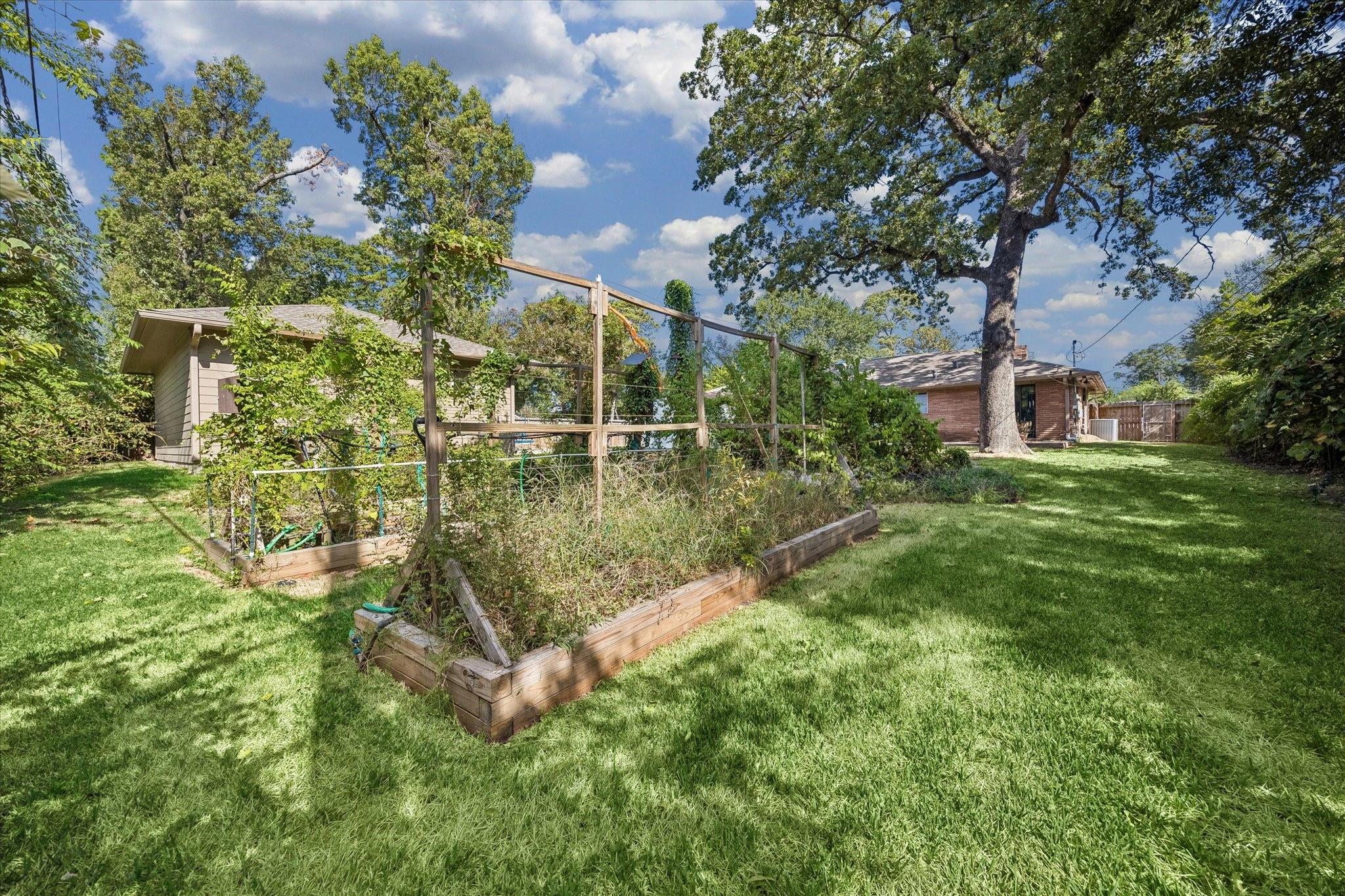 10919 Britoak Ln, Houston, TX 77079 photo