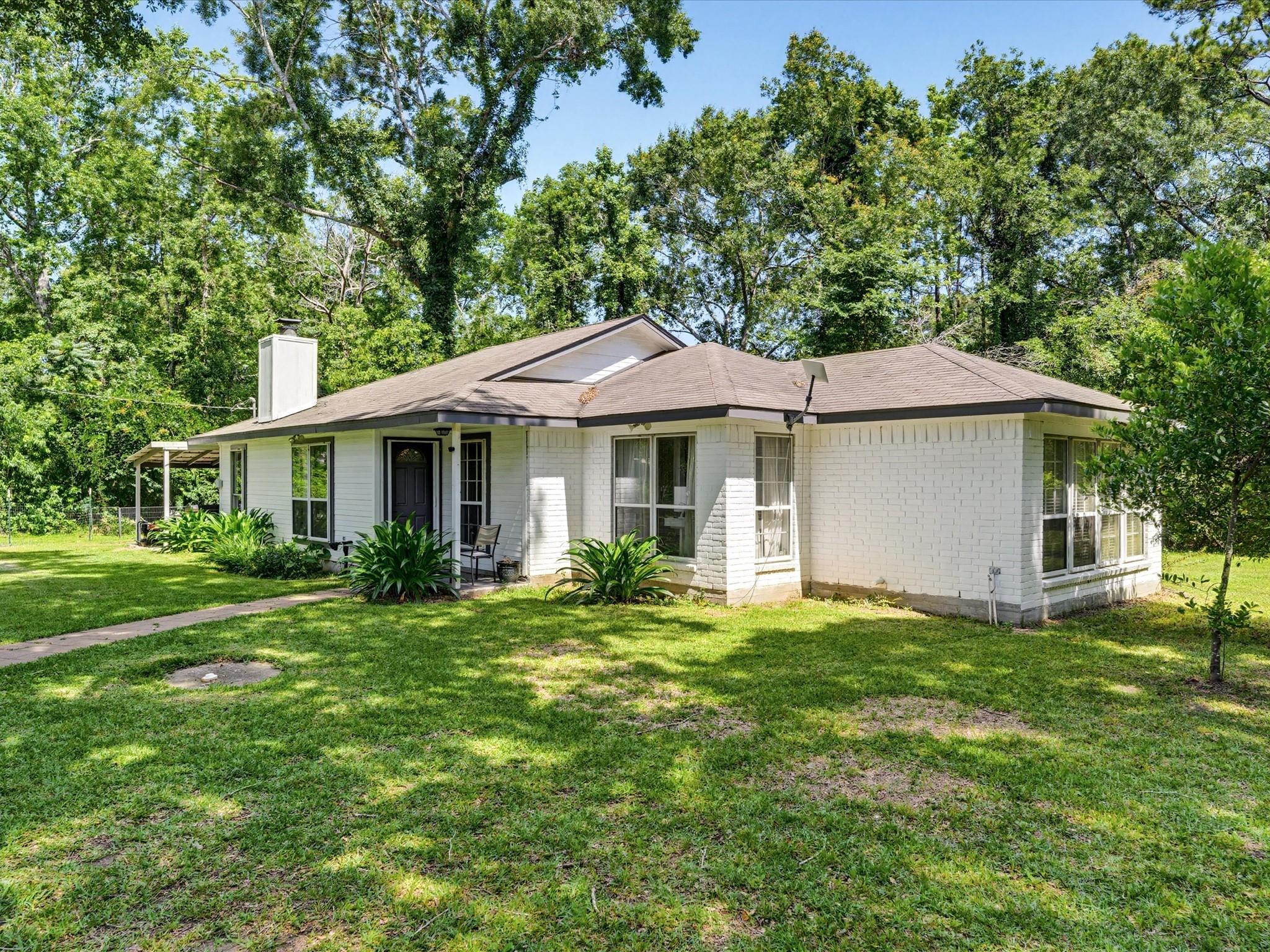 7477 Hidden Acres Dr, Cleveland, TX 77328 photo
