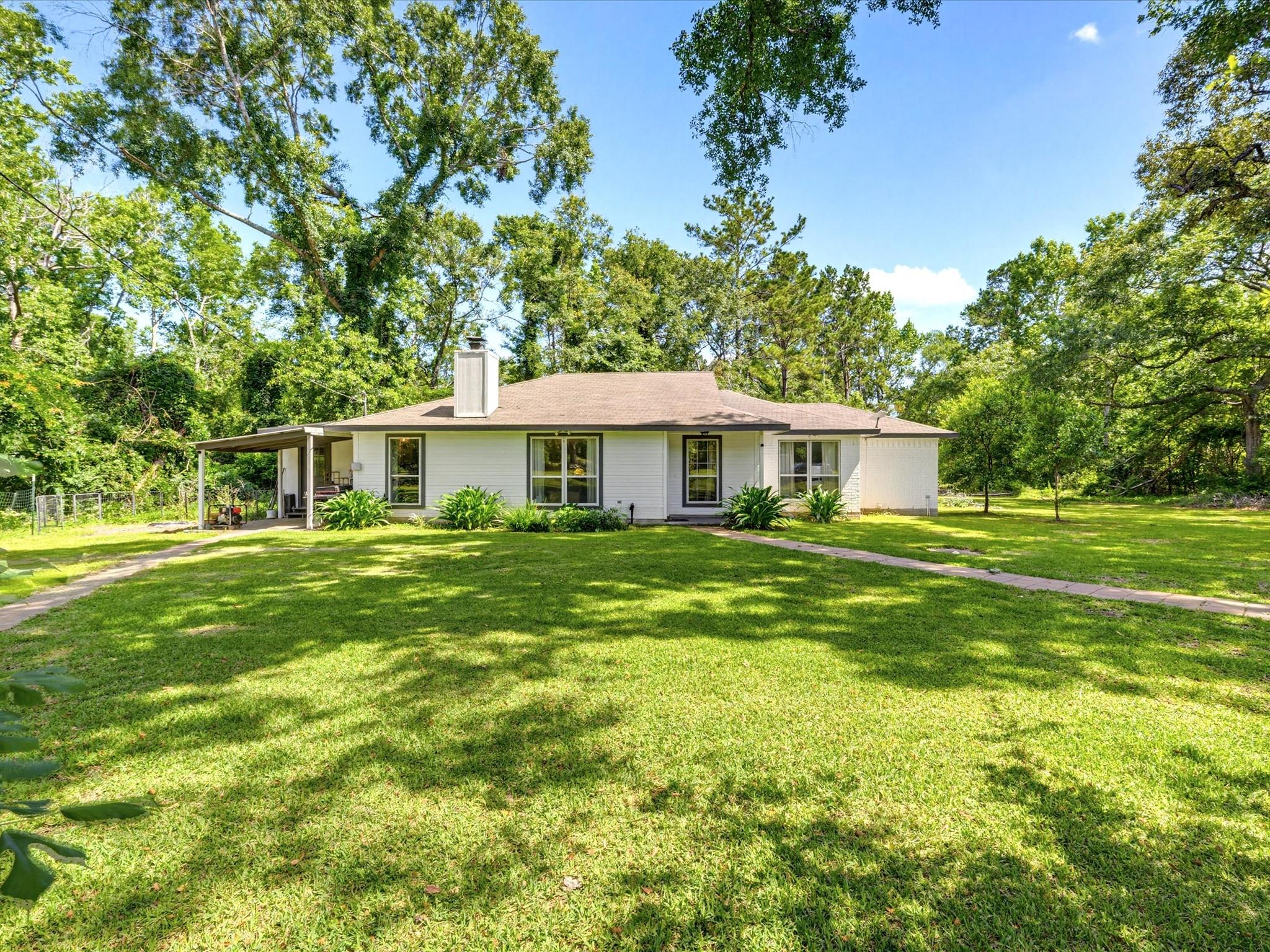 7477 Hidden Acres Dr, Cleveland, TX 77328