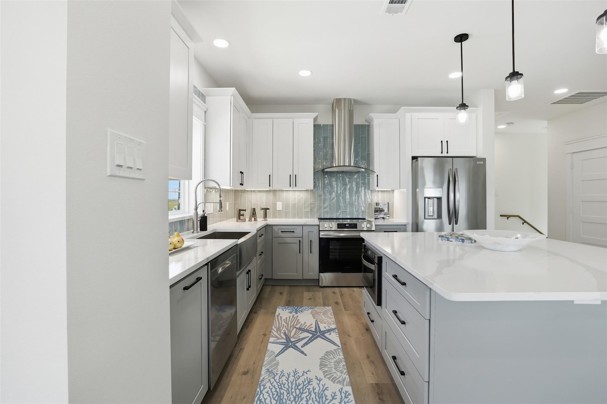 18 Blue Heron Cir, Jamaica Beach, TX 77554 photo