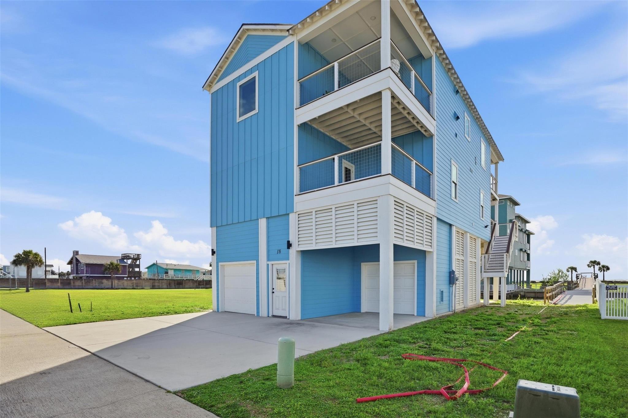 18 Blue Heron Cir, Jamaica Beach, TX 77554 photo