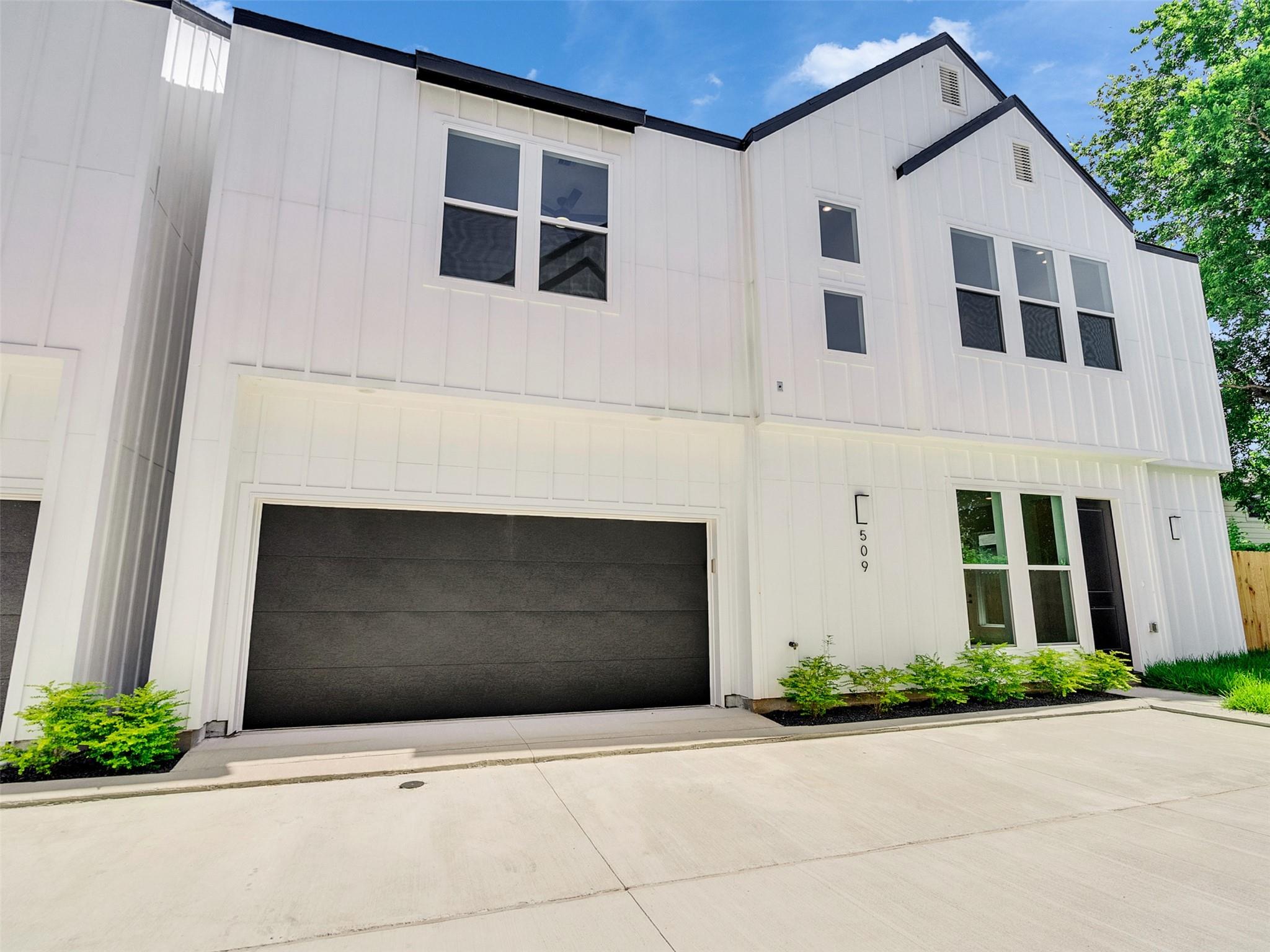 511 Altic St, Houston, TX 77011 photo