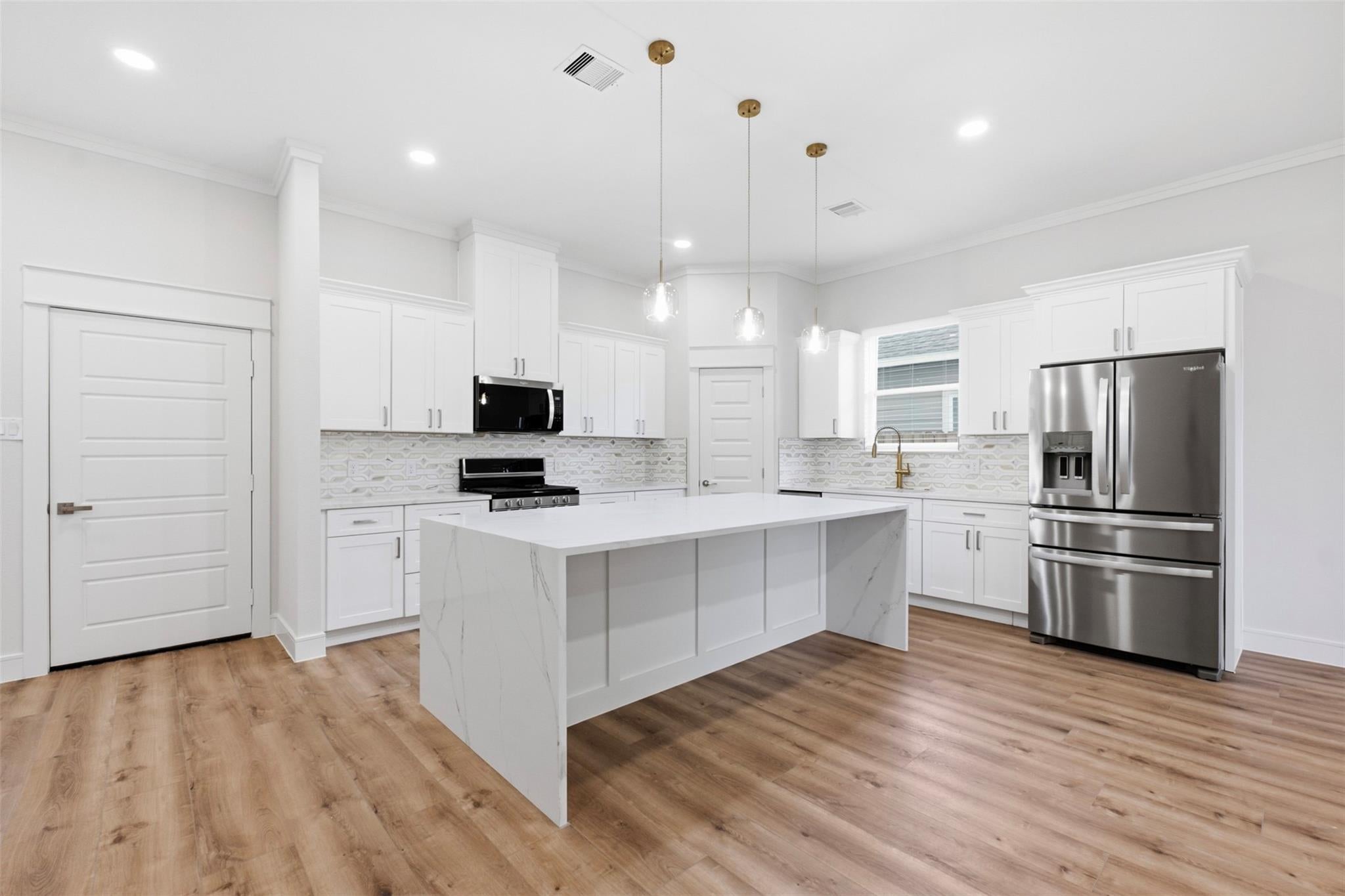 7953 Joy St, Houston, TX 77028 photo