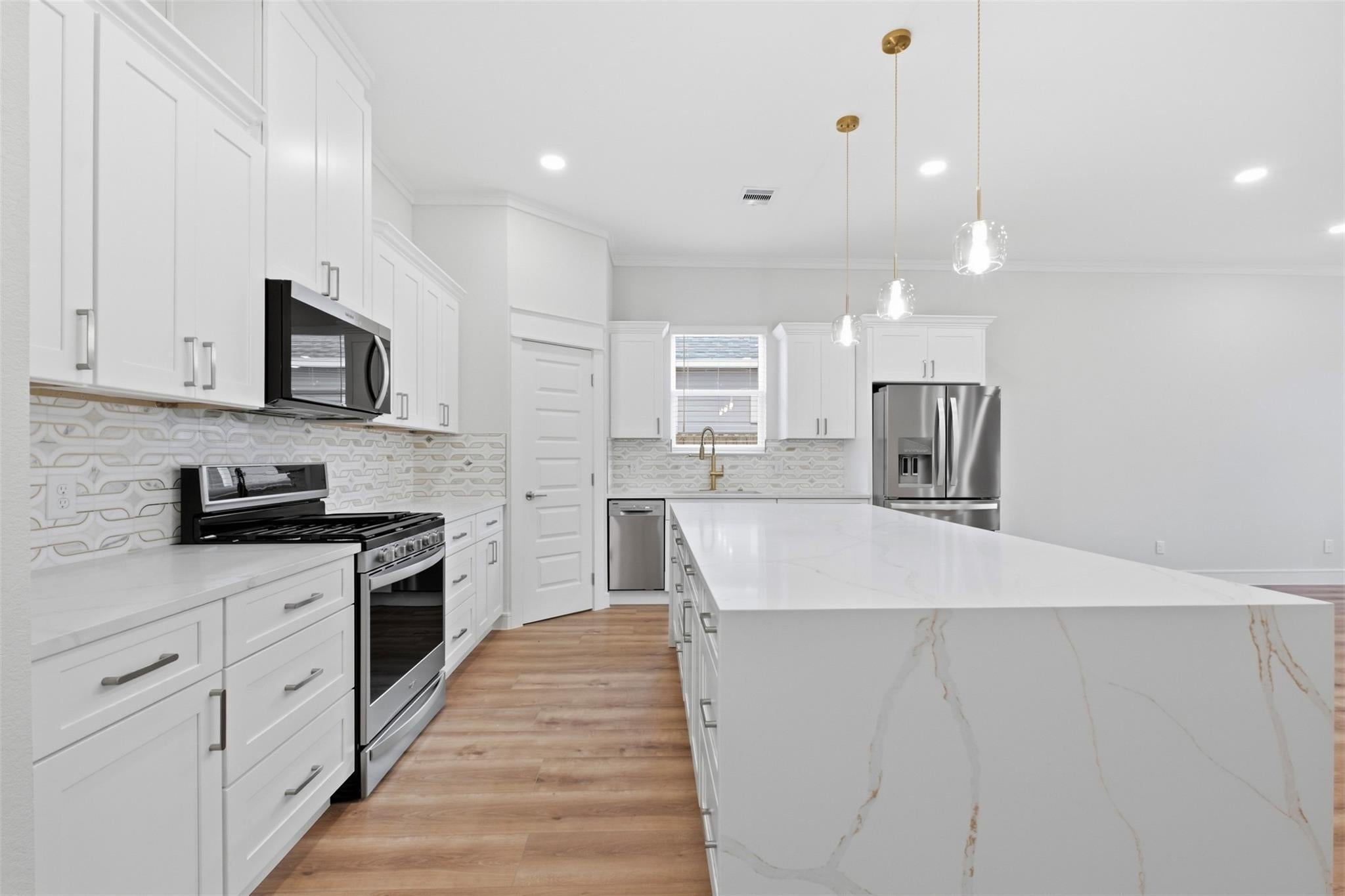 7953 Joy St, Houston, TX 77028 photo