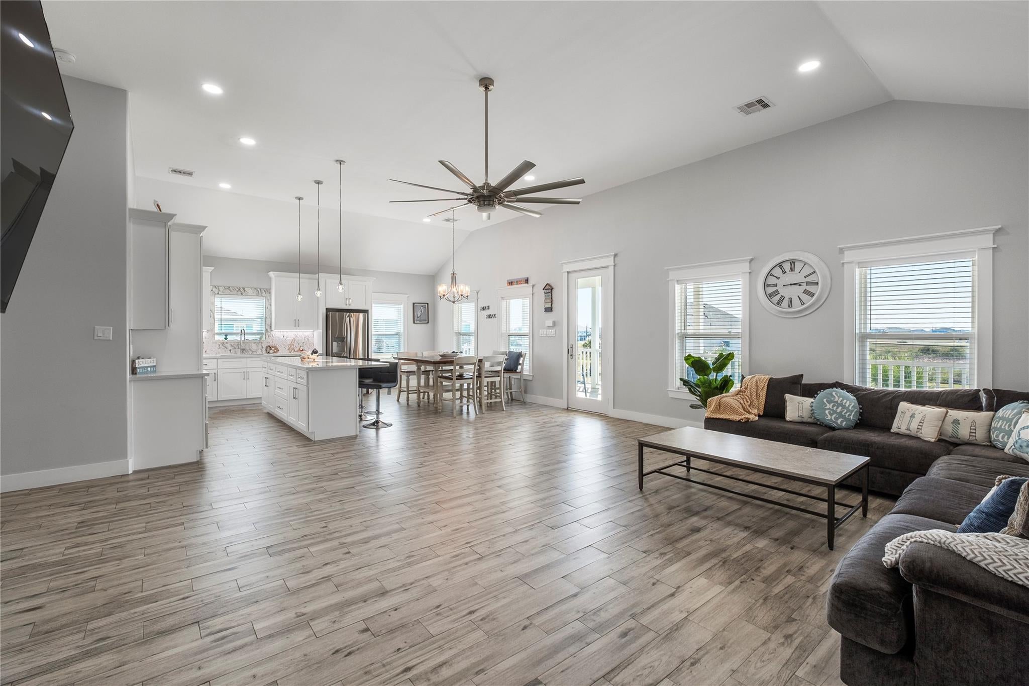 18035 Shaman Dr, Galveston, TX 77554 photo