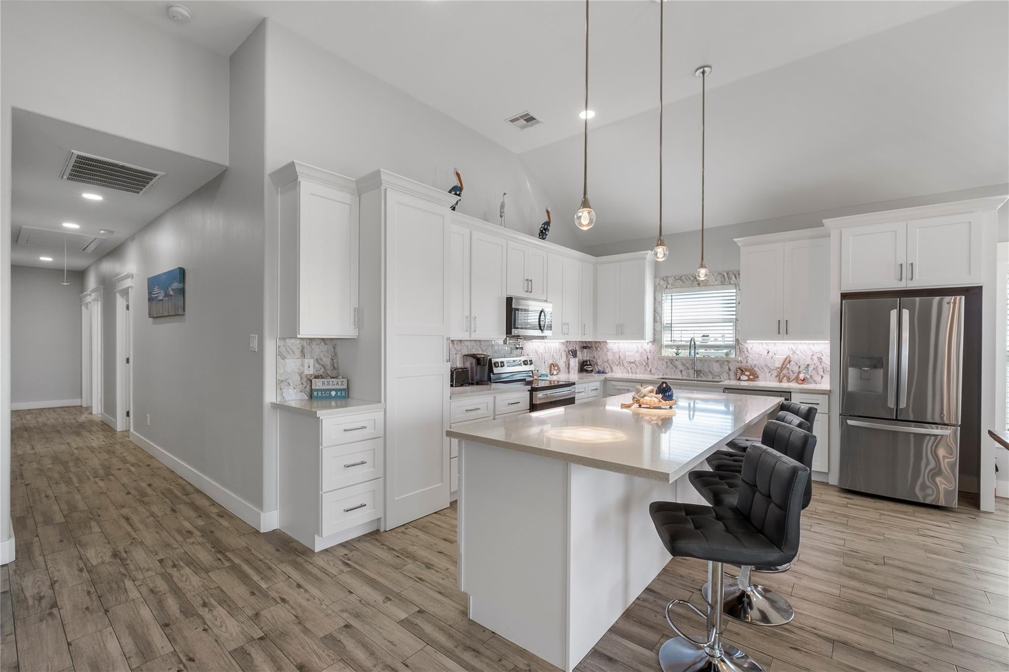 18035 Shaman Dr, Galveston, TX 77554 photo