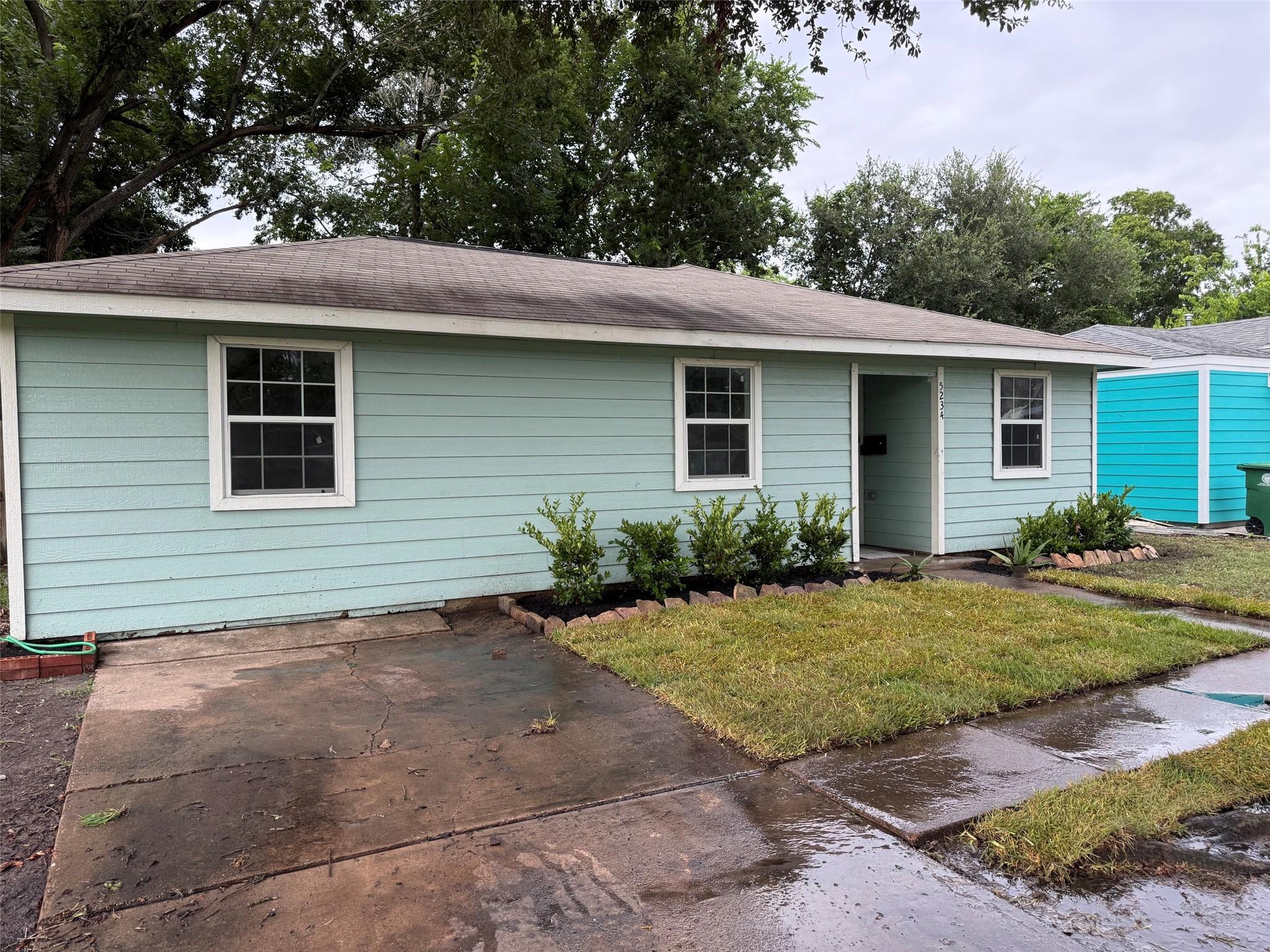 5234 Ripplebrook Dr, Houston, TX 77045