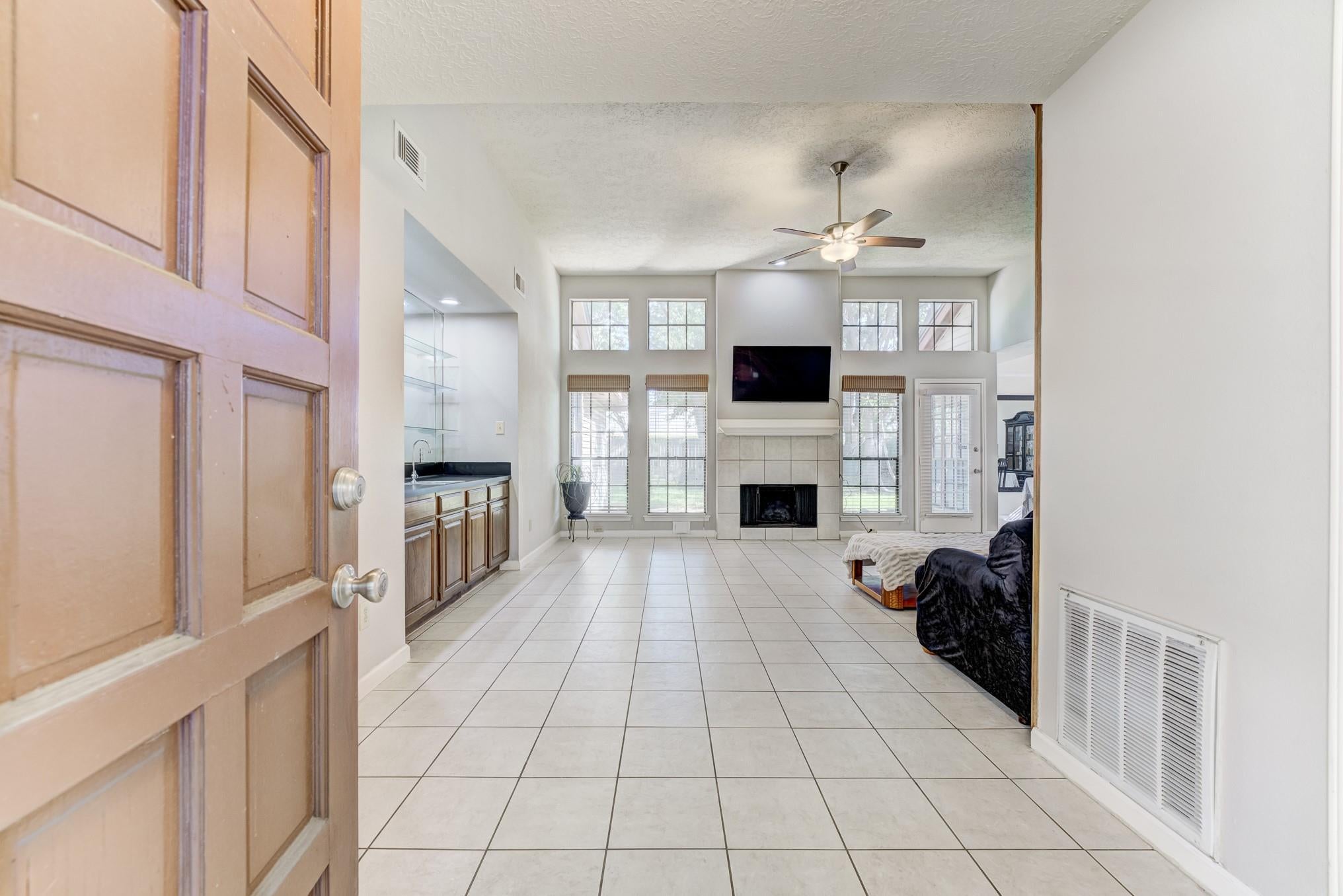 16134 Beechnut St, Houston, TX 77083 photo