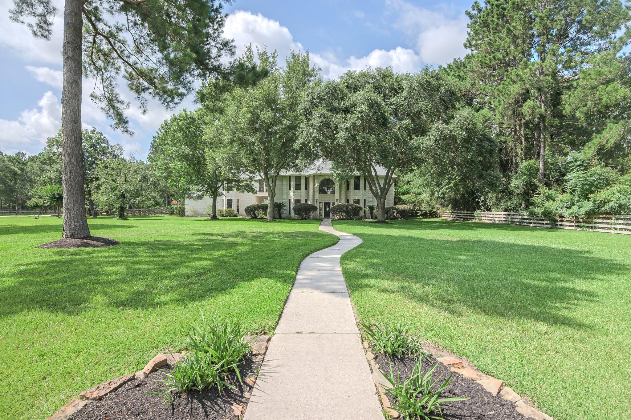 35823 Post Oak Cir, Magnolia, TX 77355 photo
