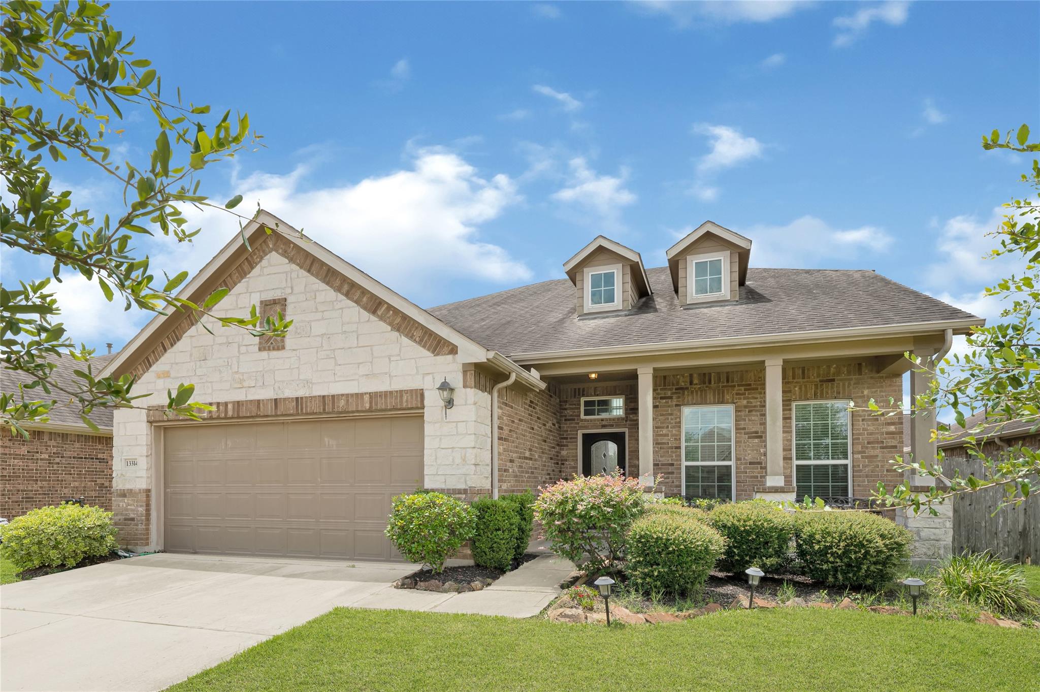 13314 Alcott Forest Ln, Rosharon, TX 77583 photo