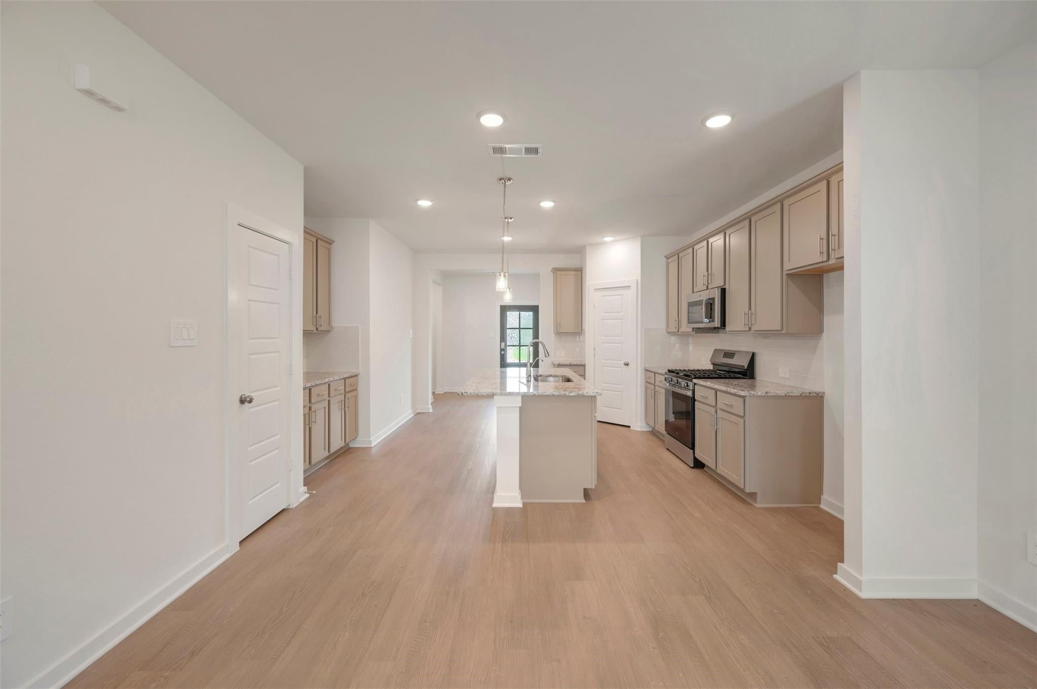 16835 Cockspur Hawthrone Ln, New Caney, TX 77357 photo