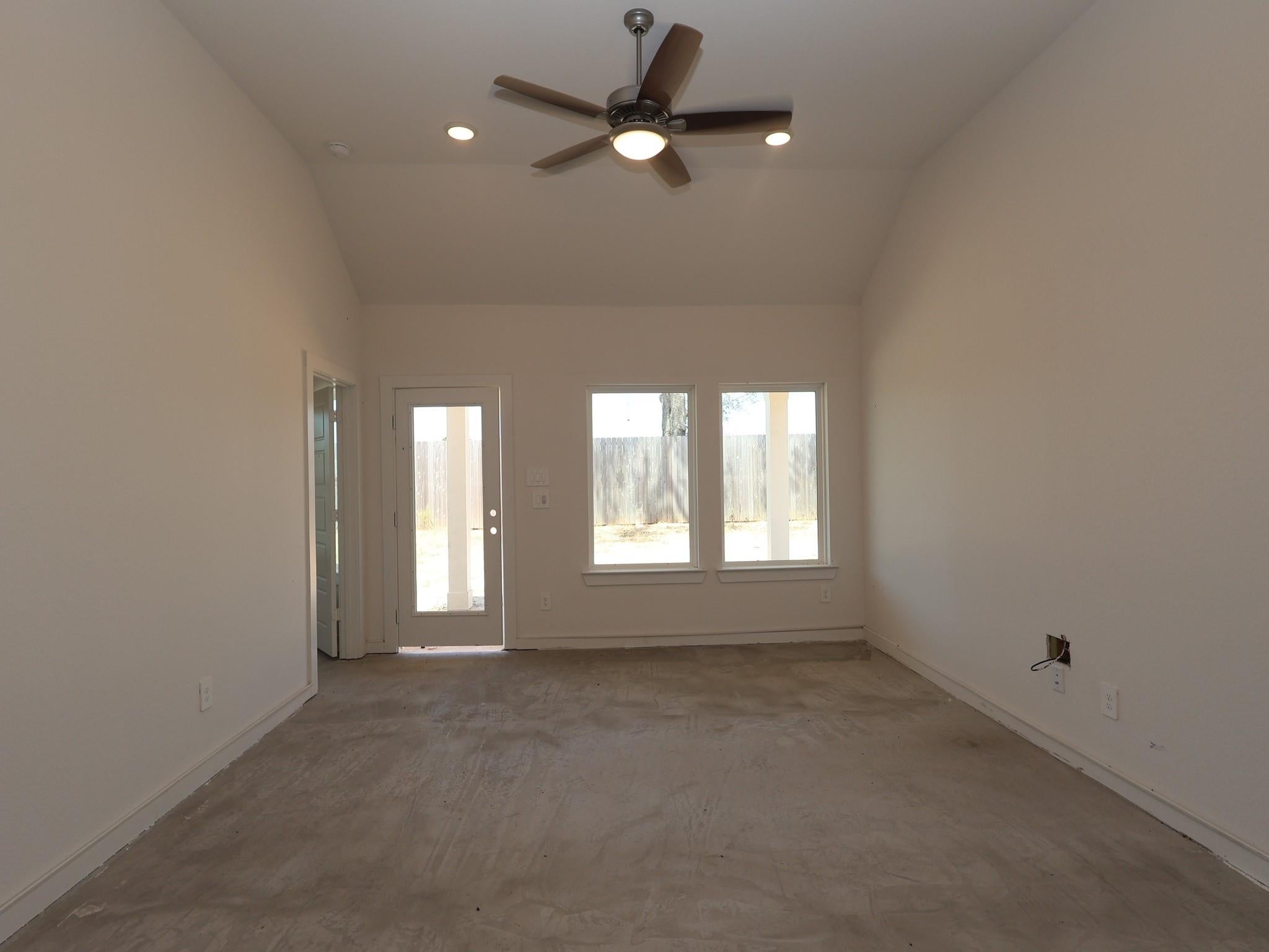 224 Hazy Pines Ln, Willis, TX 77378 photo