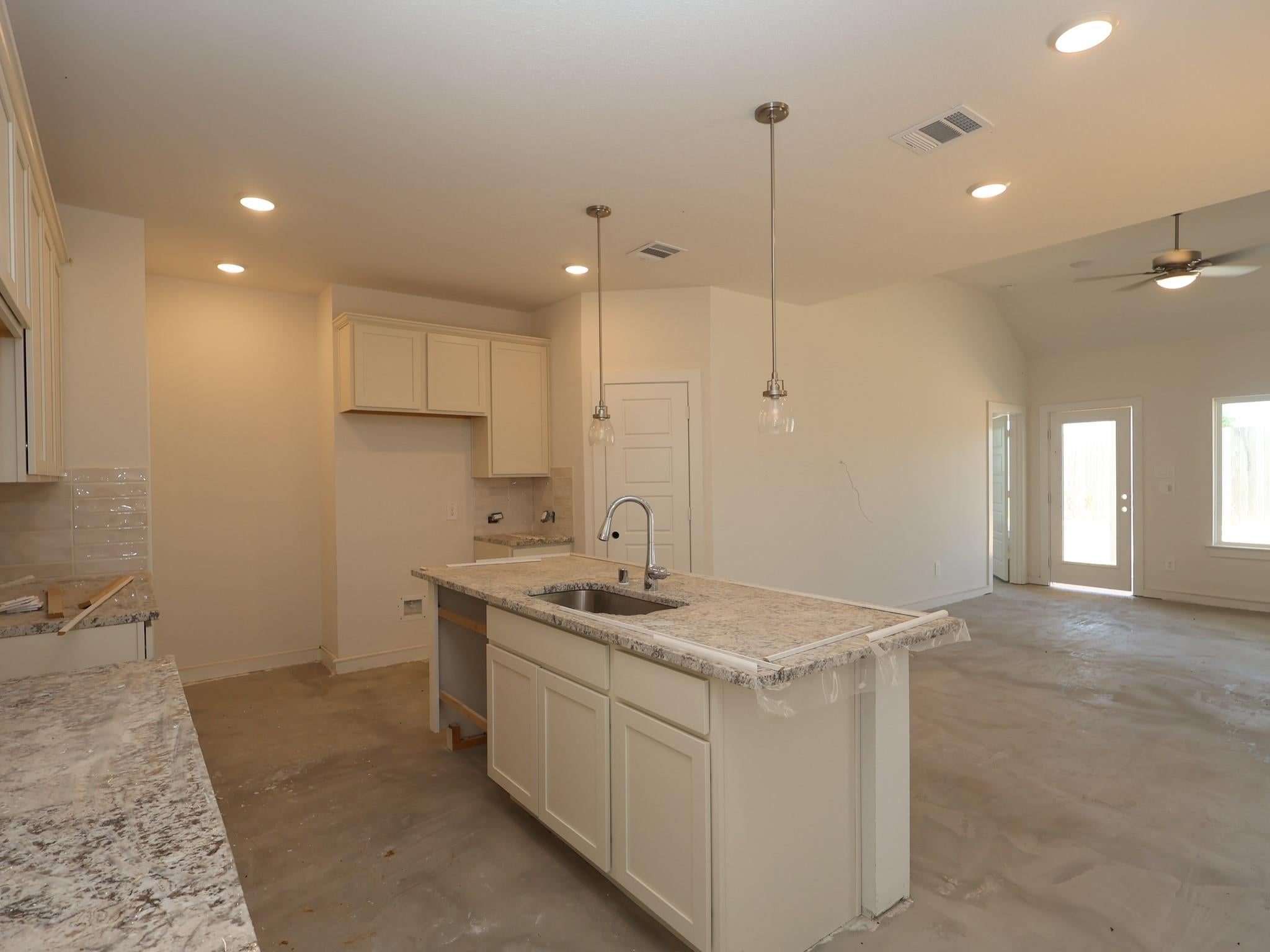 224 Hazy Pines Ln, Willis, TX 77378 photo