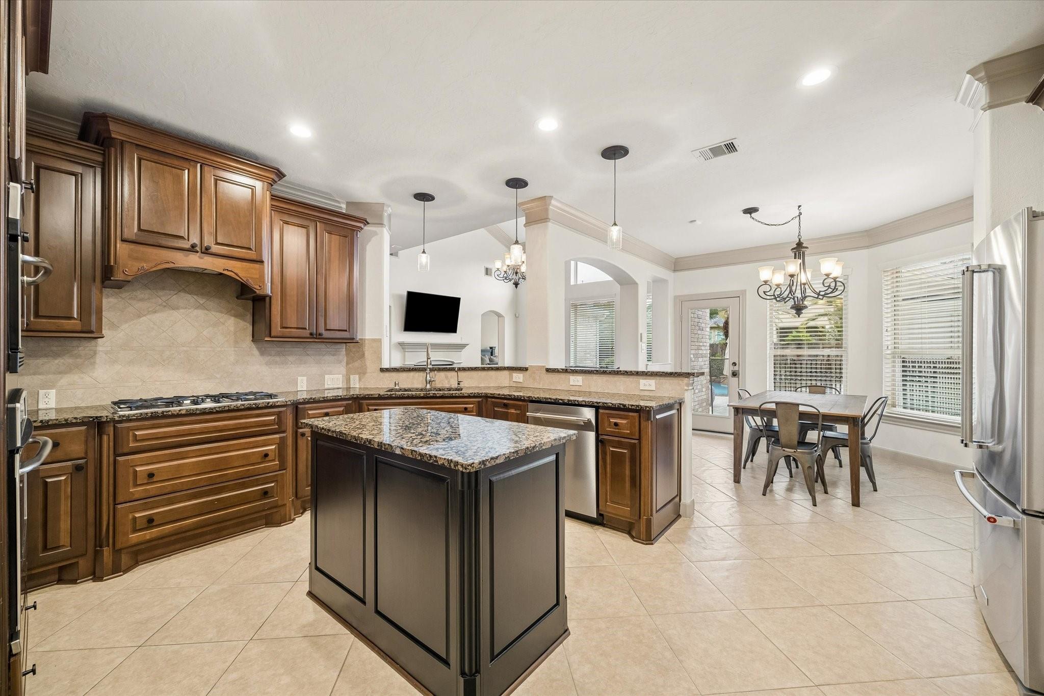 5919 Majestic Pines Dr, Kingwood, TX 77345 photo