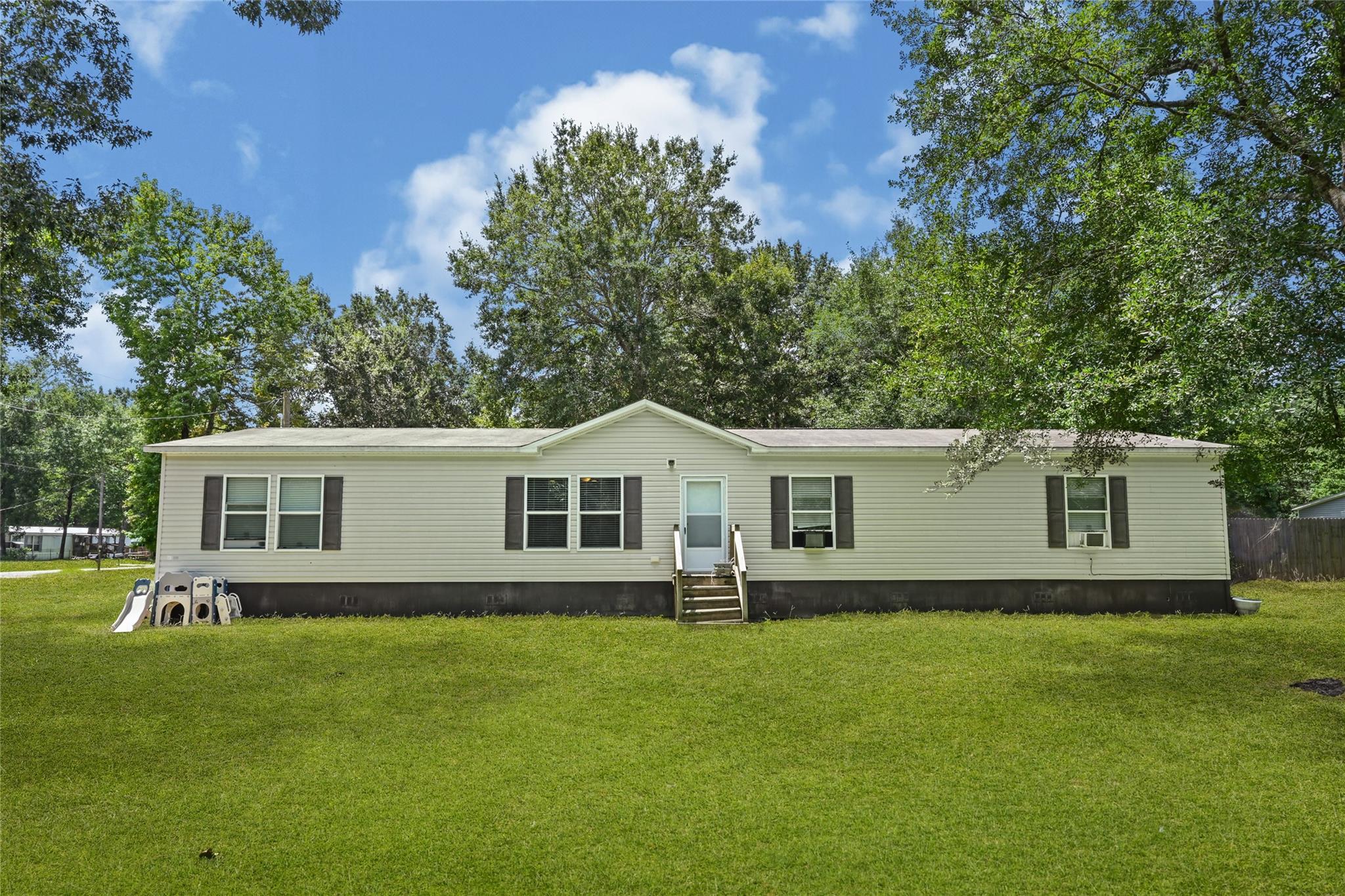 12617 Highway 105, Cleveland, TX 77327 photo