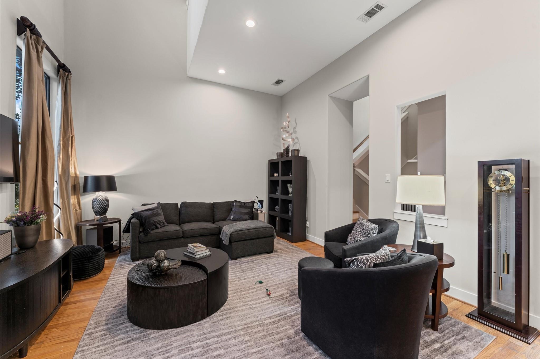 730 Ruthven, Houston, TX 77019 photo