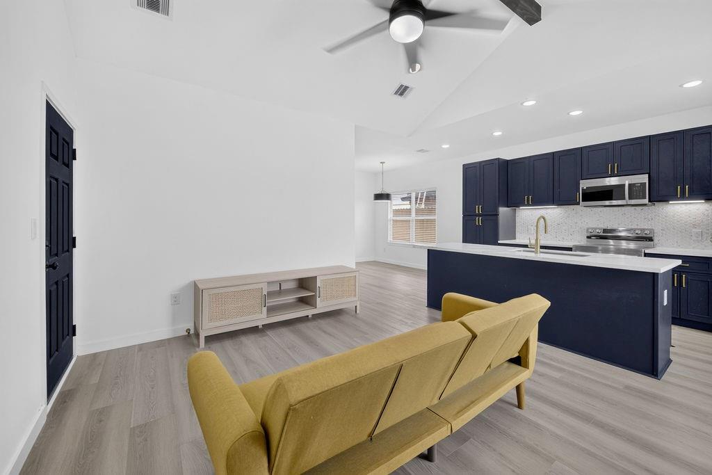 715 Rosedale St, La Marque, TX 77568 photo