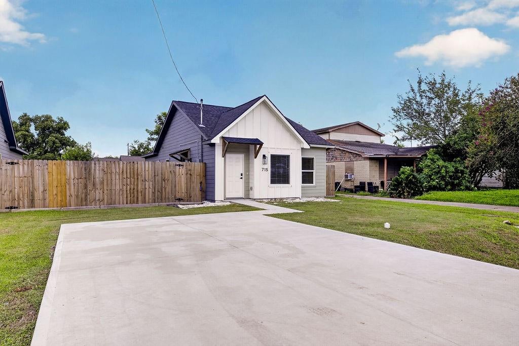 715 Rosedale St, La Marque, TX 77568 photo
