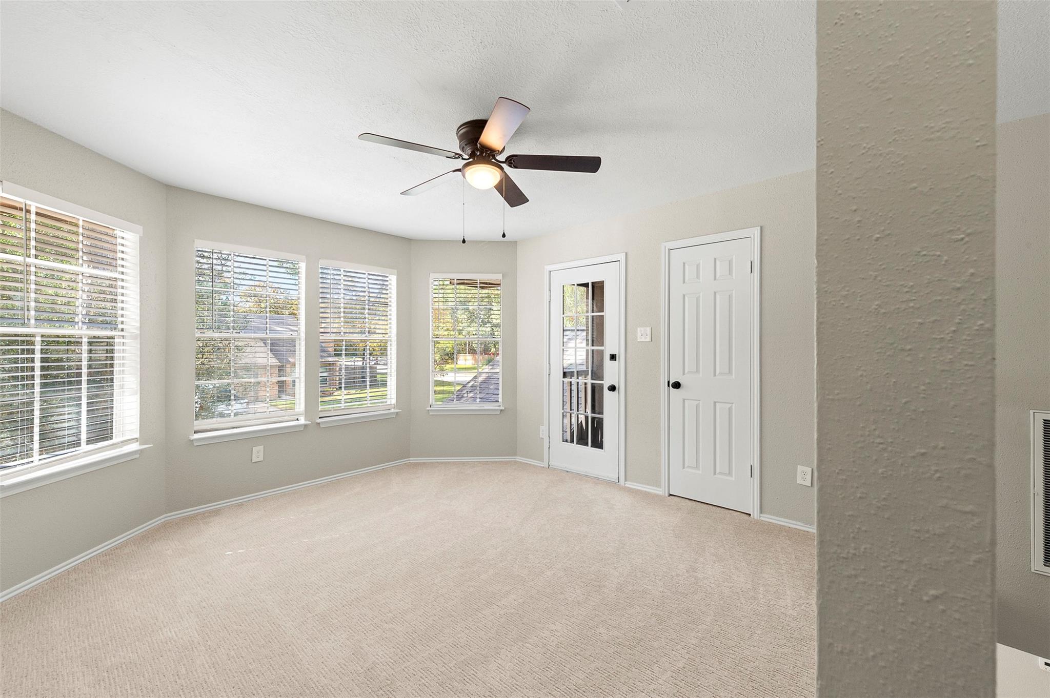 9 S Brook Pebble Ct, The Woodlands, TX 77380 photo