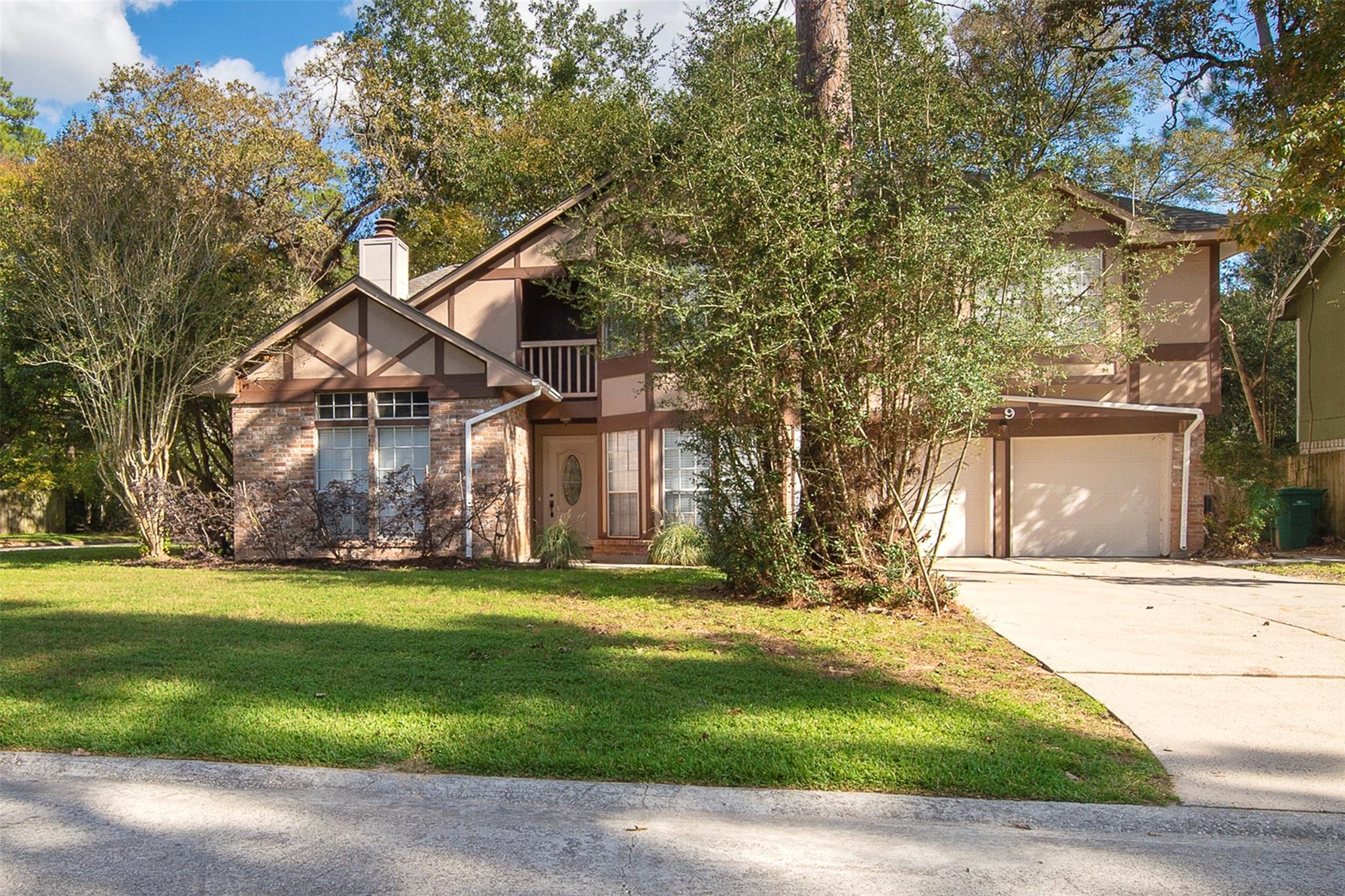 9 Brook Pebble Ct, The Woodlands, TX 77380