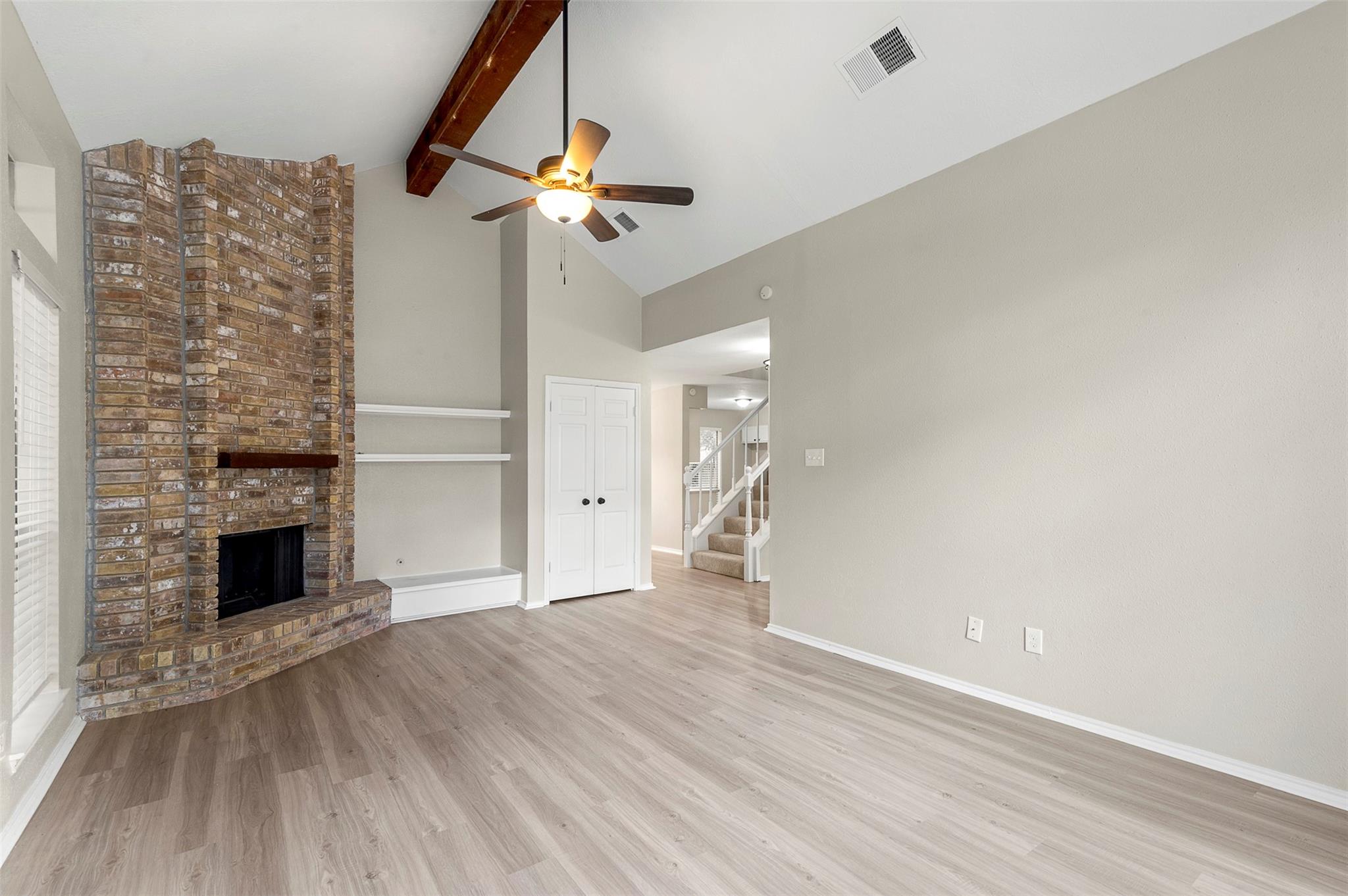 9 S Brook Pebble Ct, The Woodlands, TX 77380 photo