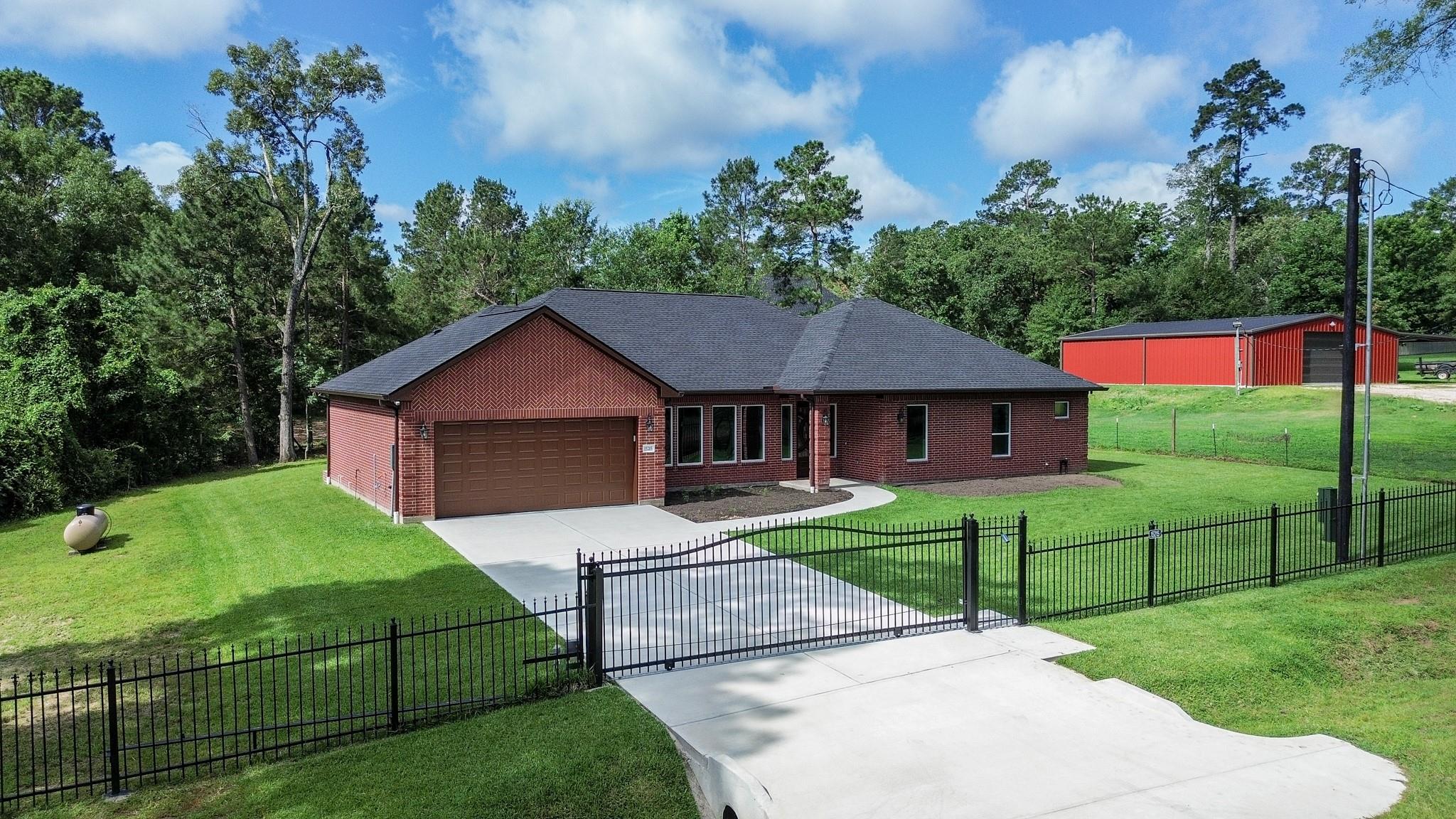 15215 Butterfly Ln, Plantersville, TX 77363