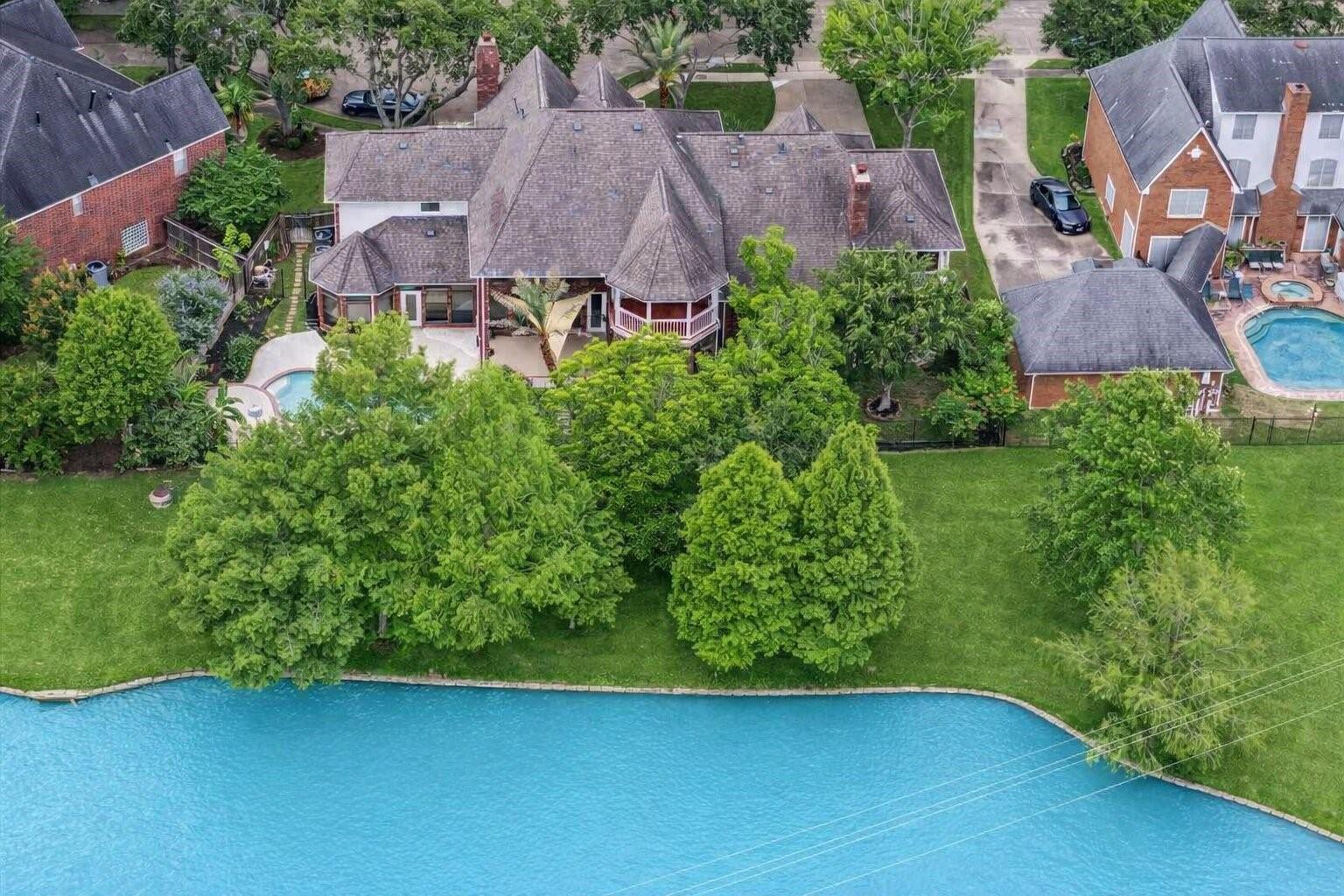 14 Tredington St, Sugar Land, TX 77479 photo