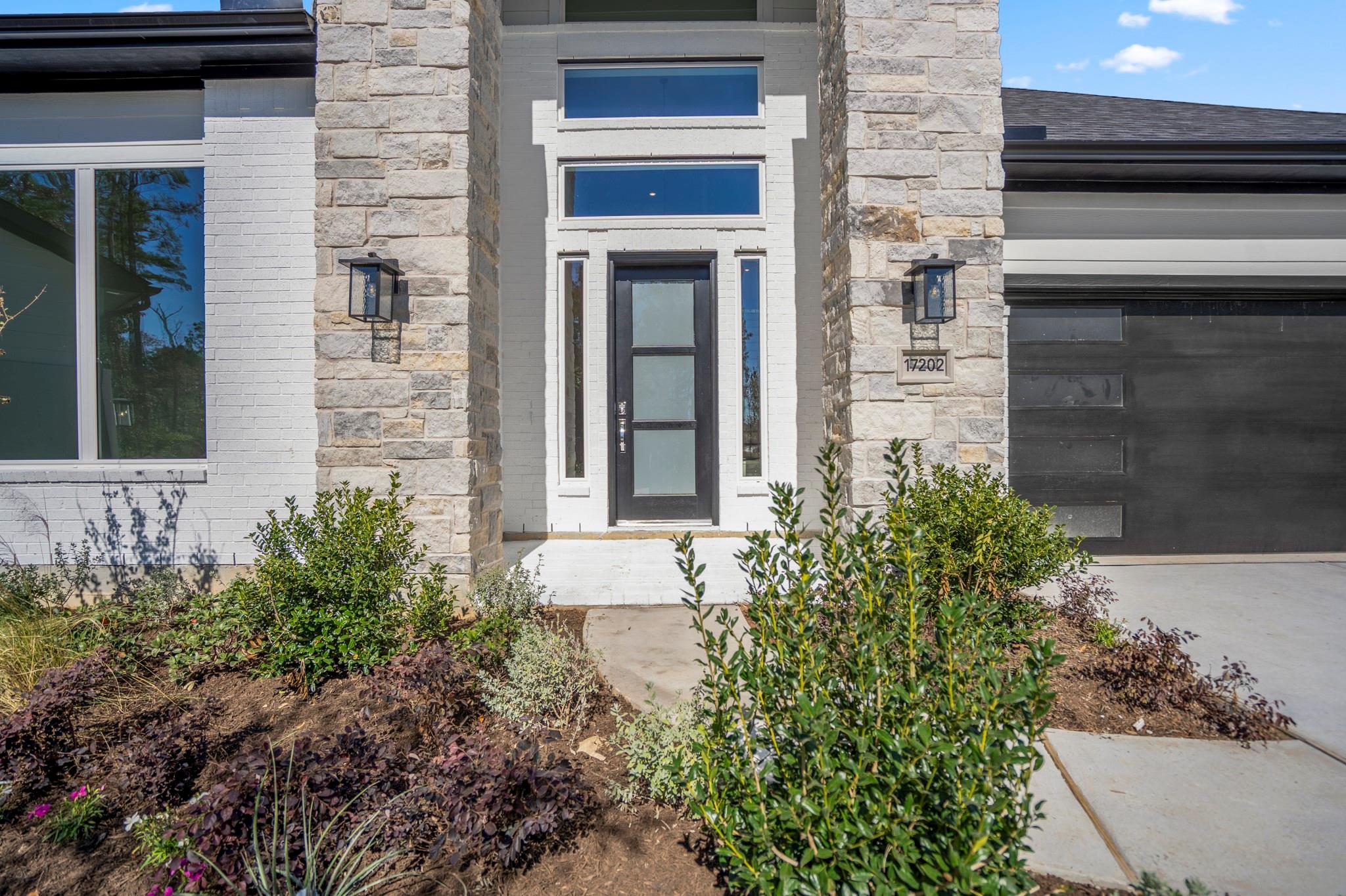 17202 Blooming Suzans Ln, Conroe, TX 77302 photo