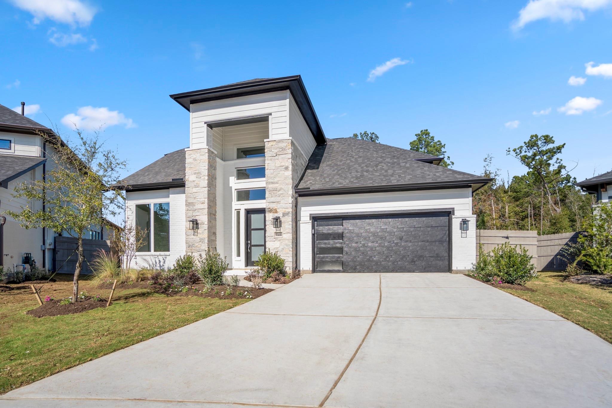 17202 Blooming Suzans Ln, Conroe, TX 77302