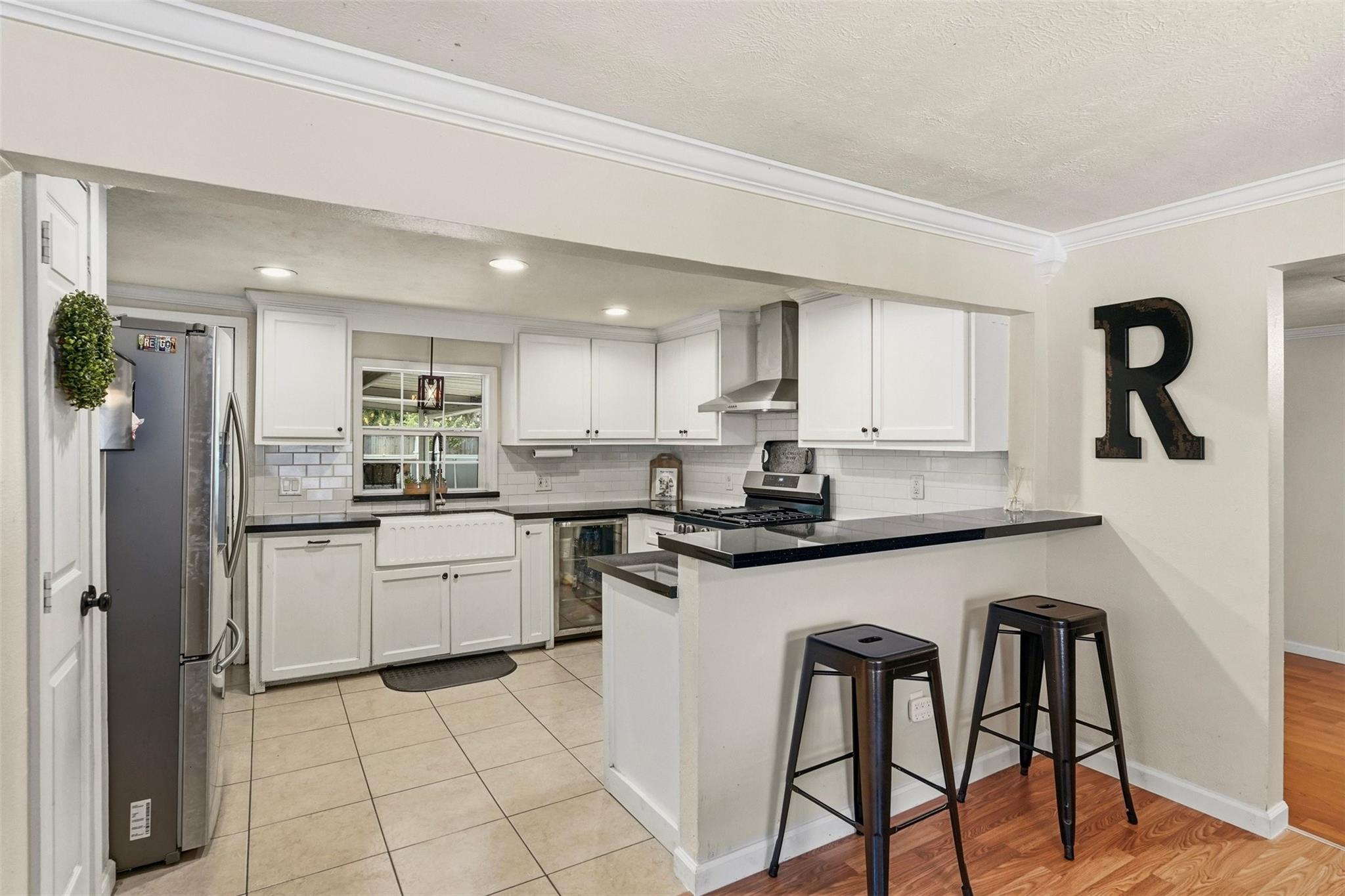 1001 Joseph St, Pasadena, TX 77506