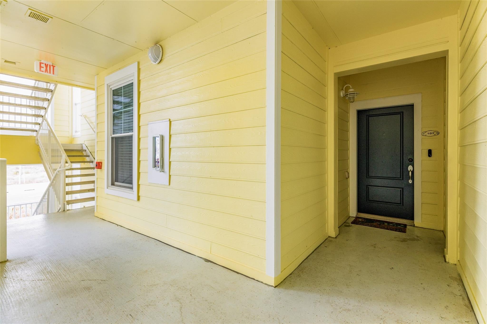 4111 Pointe West Dr #101, Galveston, TX 77554 photo