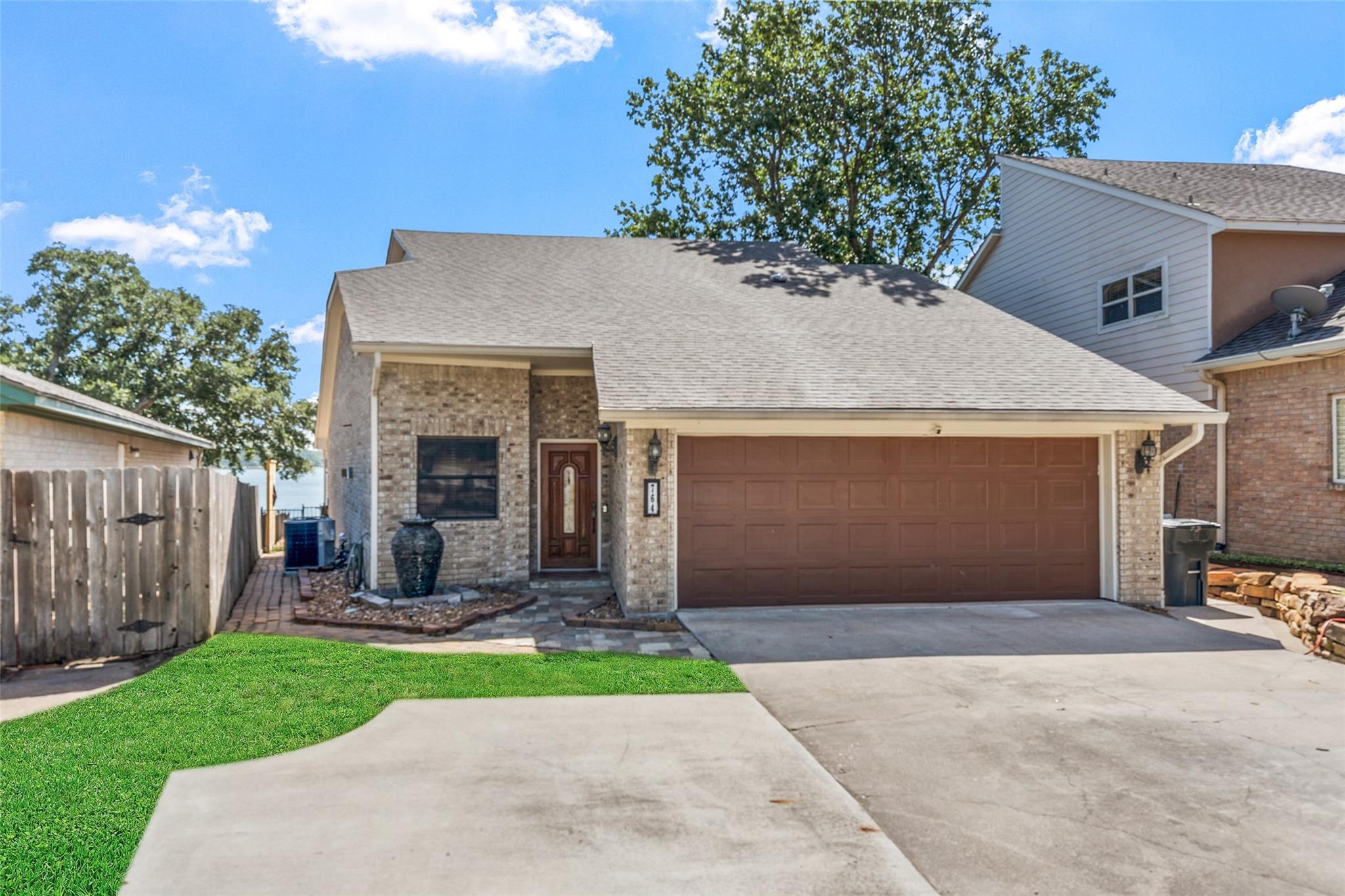 764 Lake View Dr, Montgomery, TX 77356 photo