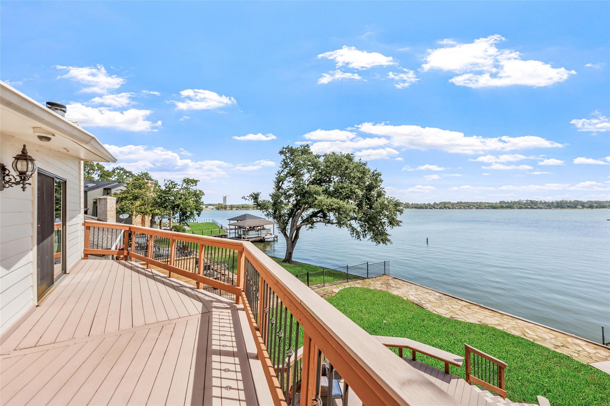 764 Lake View Dr, Montgomery, TX 77356 photo