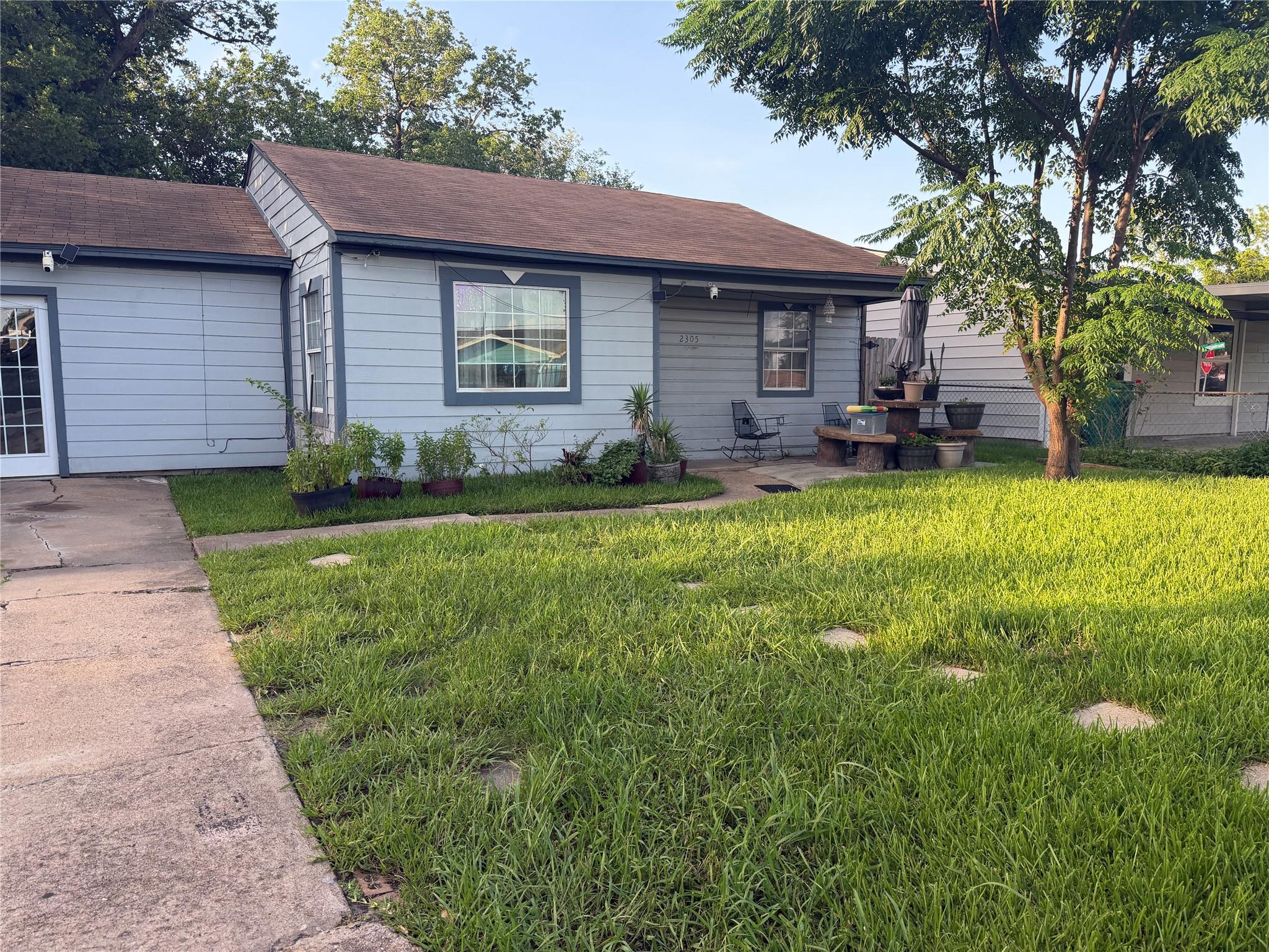 2305 Windsor Ln, Pasadena, TX 77506 photo