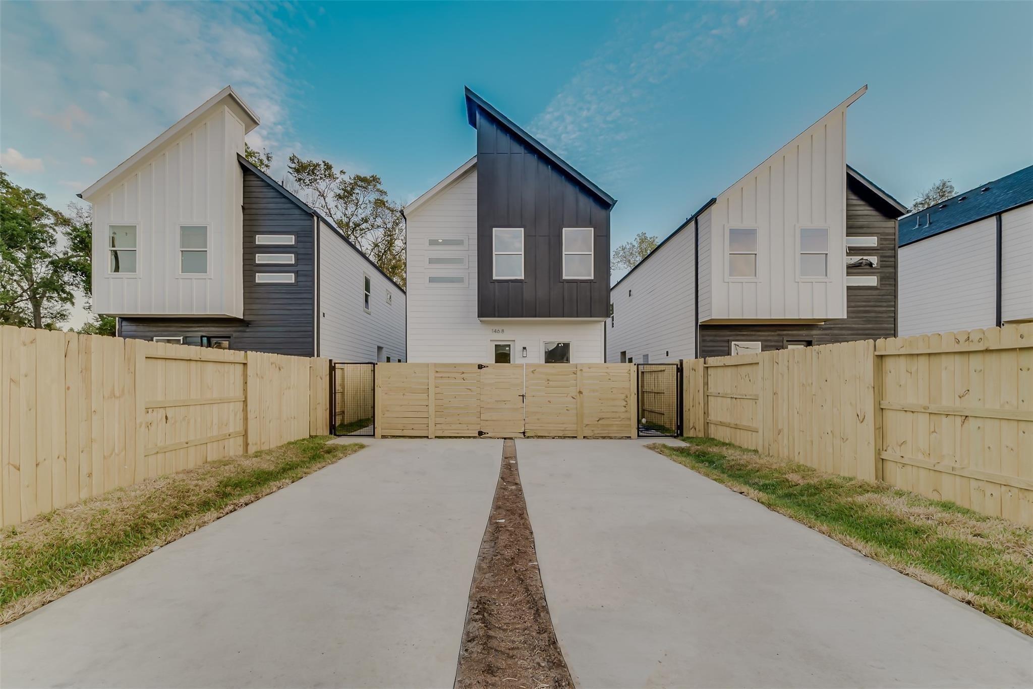 5914 Shelburne St, Humble, TX 77396
