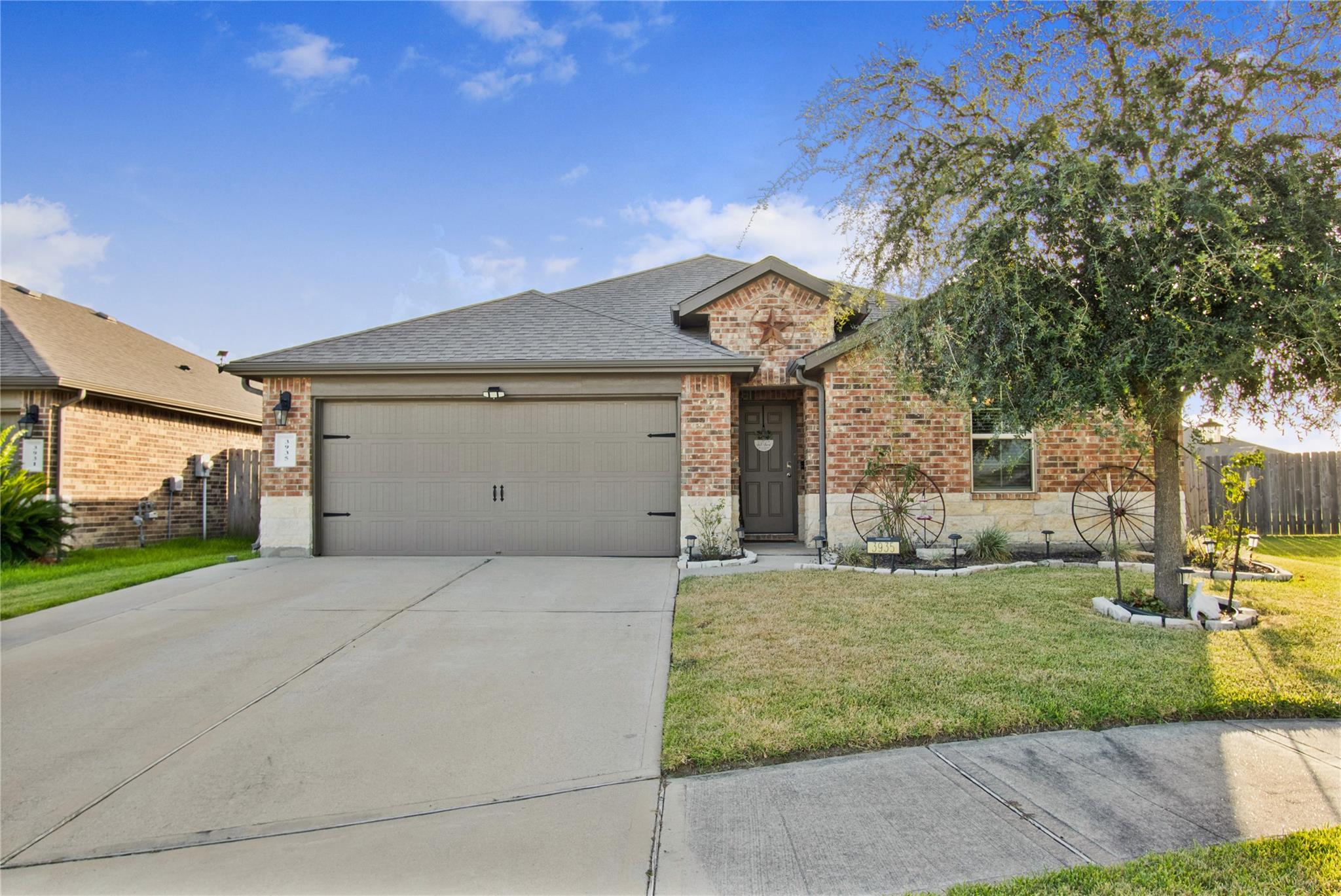 3935 Barnacle Ct, Baytown, TX 77521