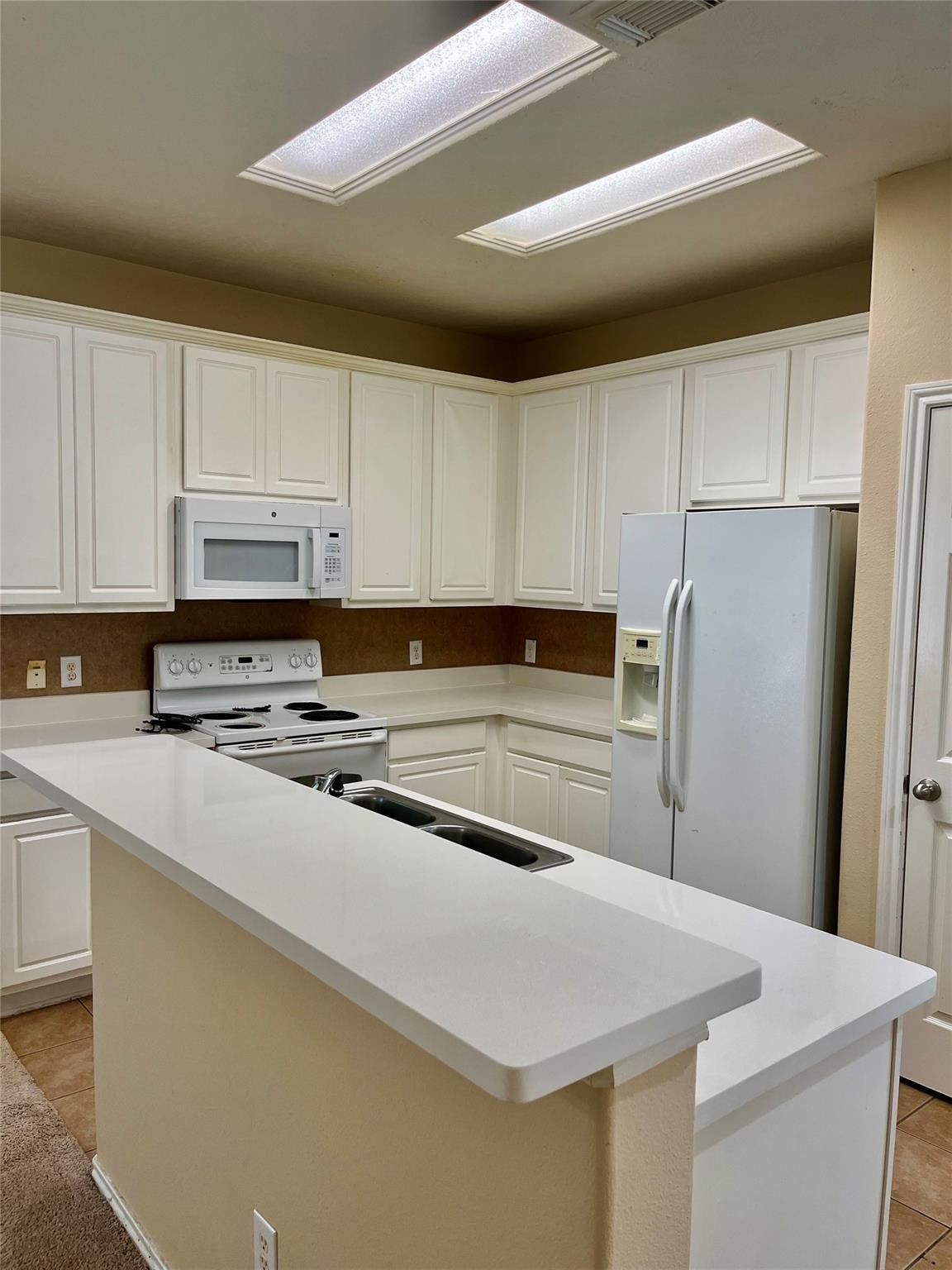 231 N Burberry Park Cir, The Woodlands, TX 77382 photo