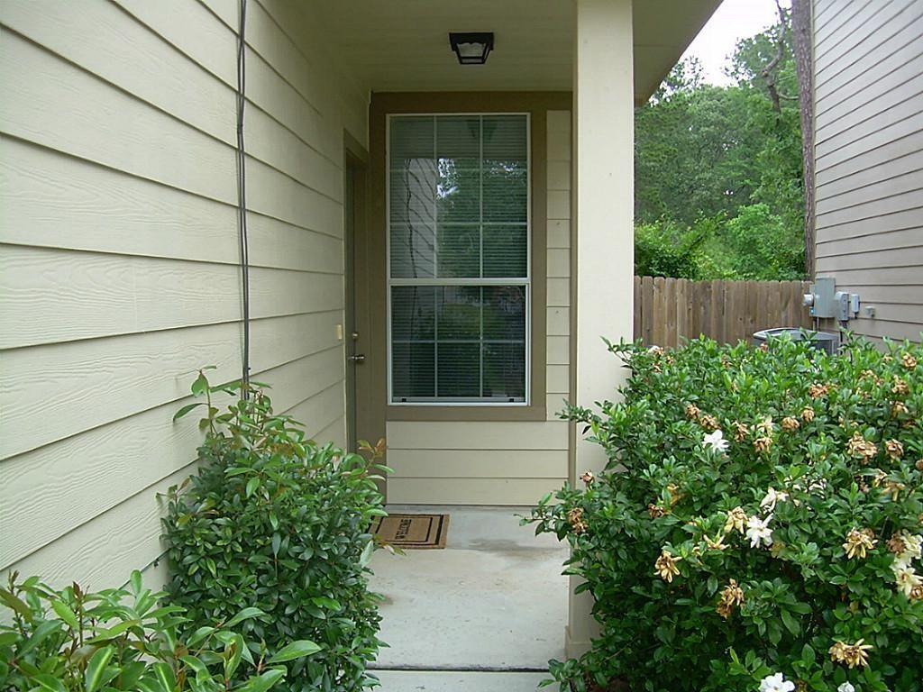 231 N Burberry Park Cir, The Woodlands, TX 77382 photo