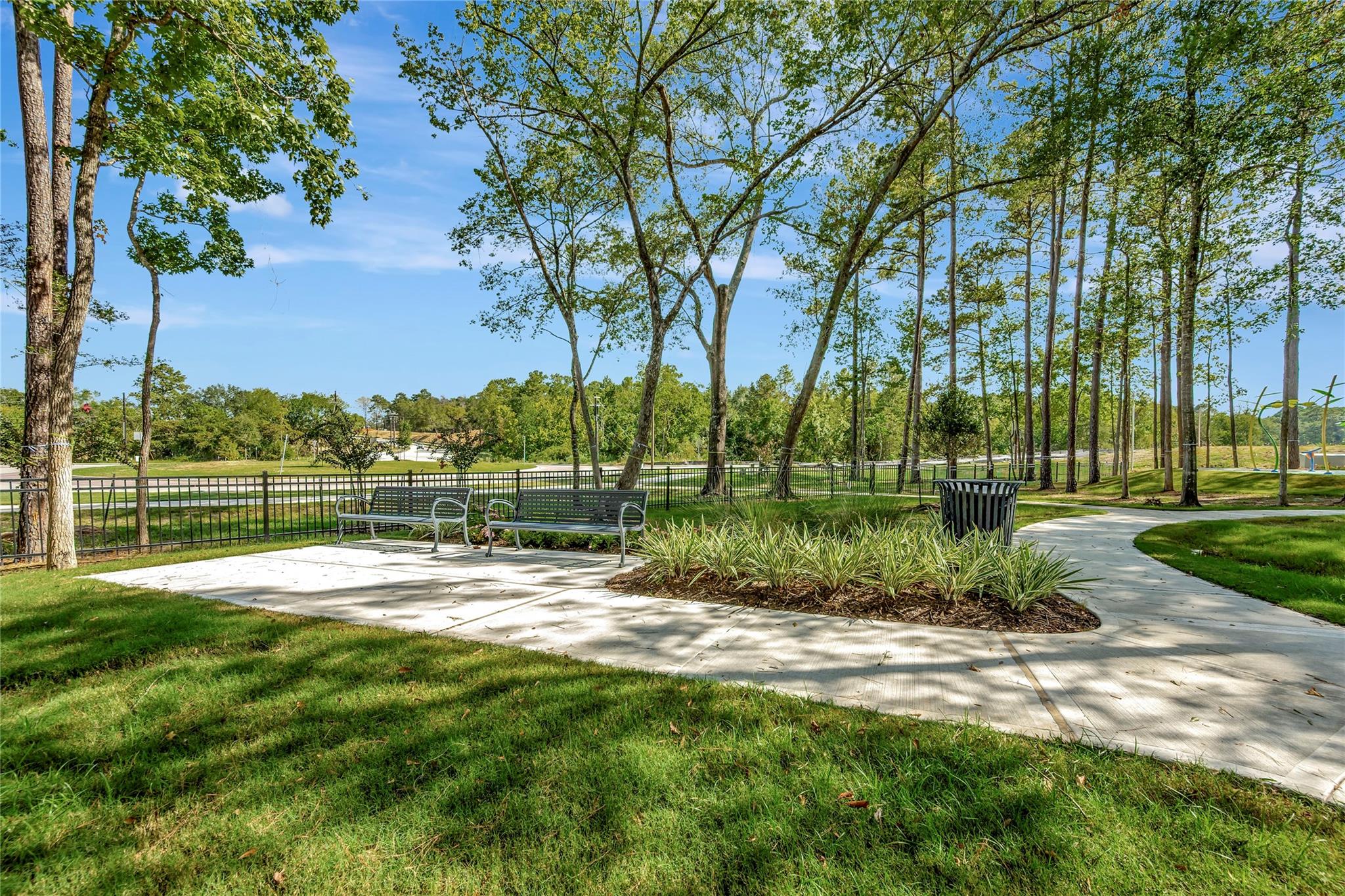 17764 Mill Manor Dr, Montgomery, TX 77316 photo
