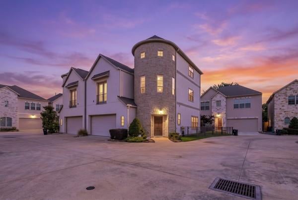 2302 Fall Run Dr, Houston, TX 77055