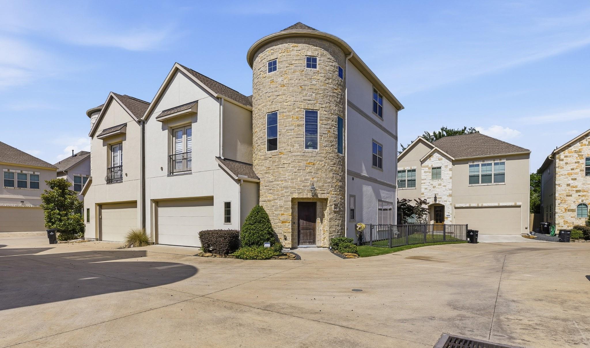 2302 Fall Run Dr, Houston, TX 77055 photo