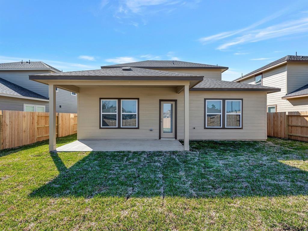 2223 Cherryvale Dr, Tomball, TX 77375 photo