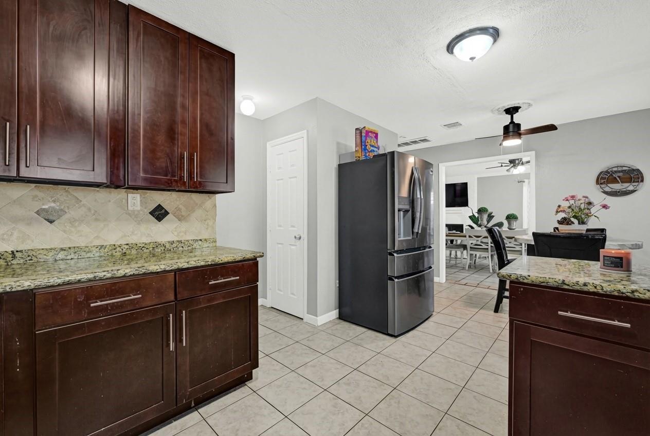 18014 Autumn Hills Dr, Katy, TX 77449 photo