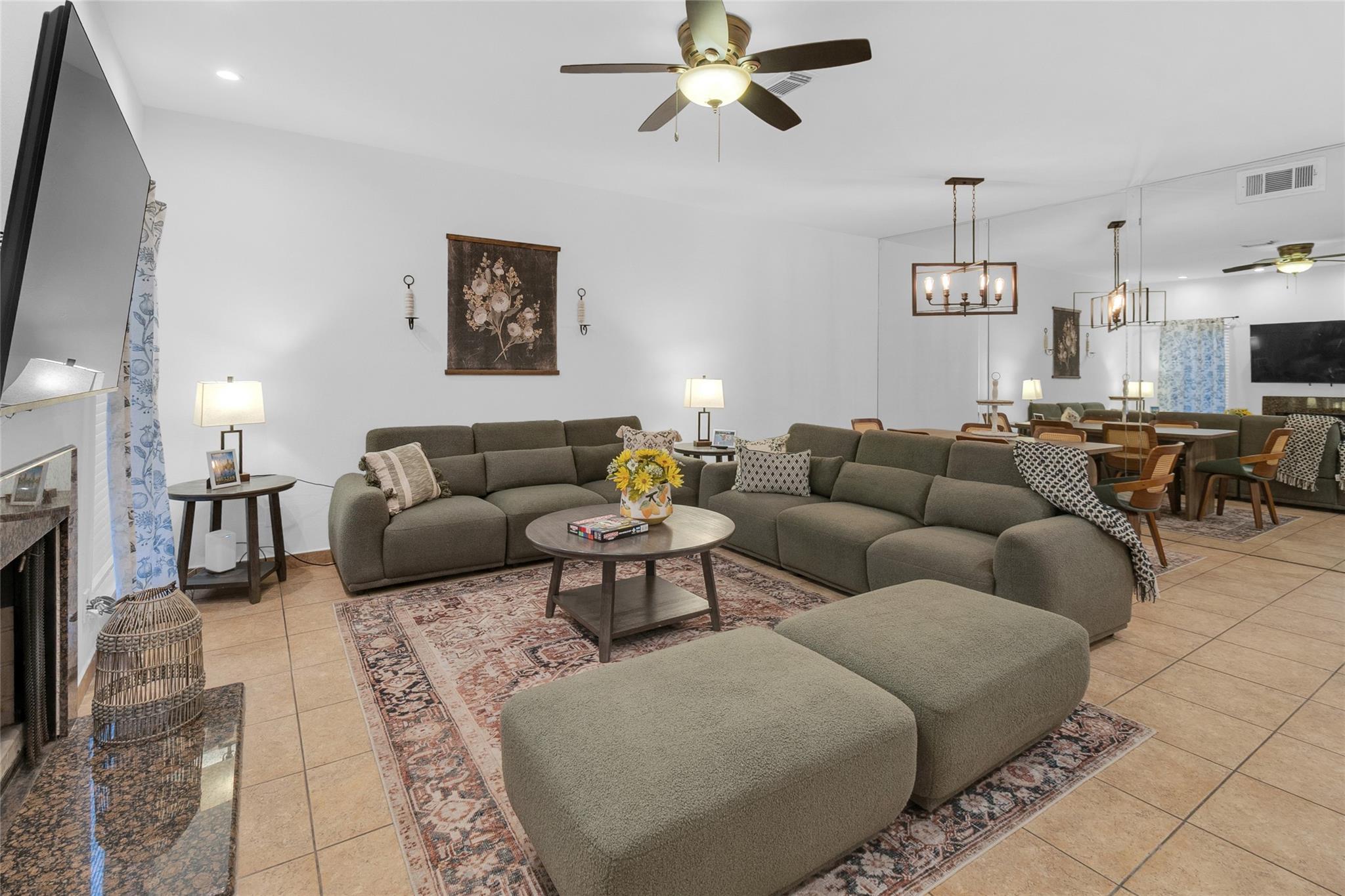 7294 Regency Square Ct, Houston, TX 77036