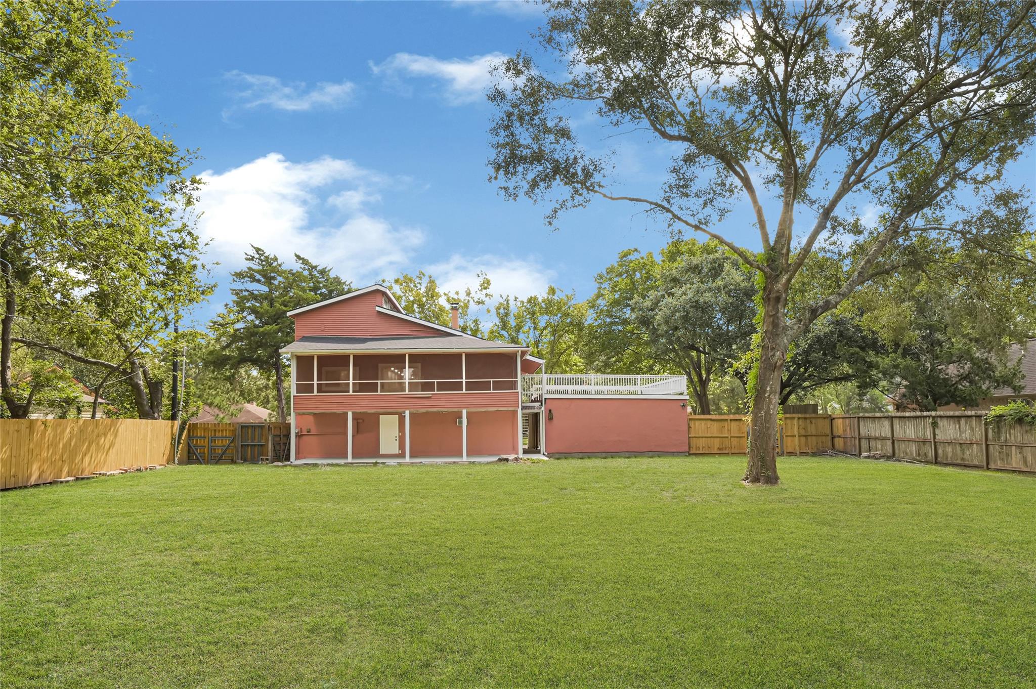 3302 Prairie Dr, Dickinson, TX 77539 photo