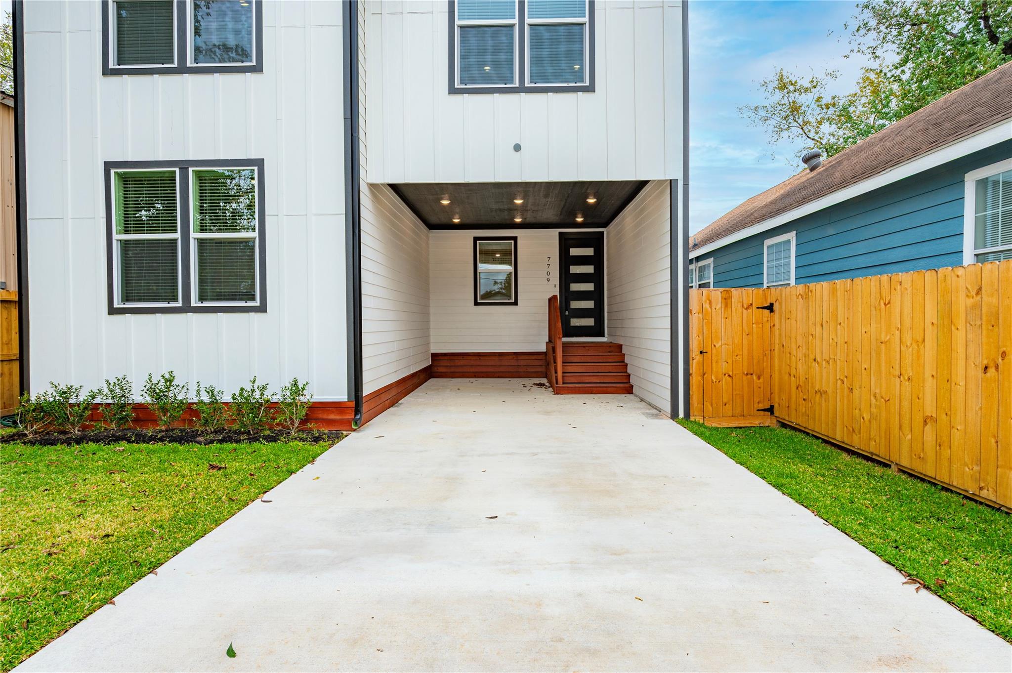 7709 Avenue L, Houston, TX 77012 photo